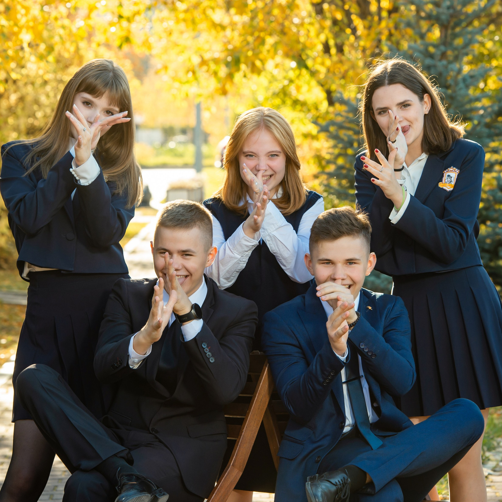 Стильные выпускные альбомы для 9-11 классов