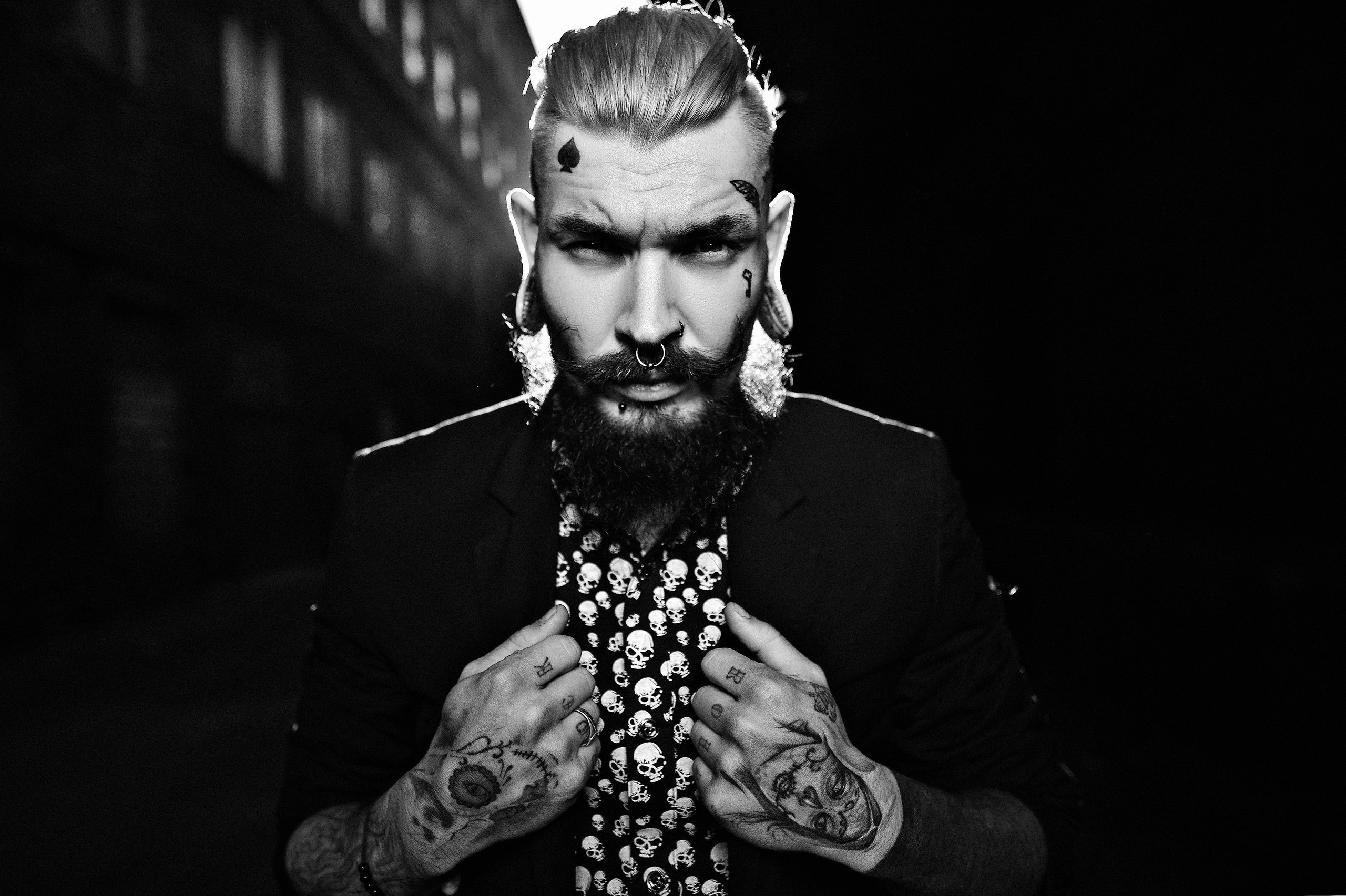 Ваша личная фотостудия в любой точке этого грешного мира. Портретный фотограф в Санкт-Петербурге Алексей Корзов