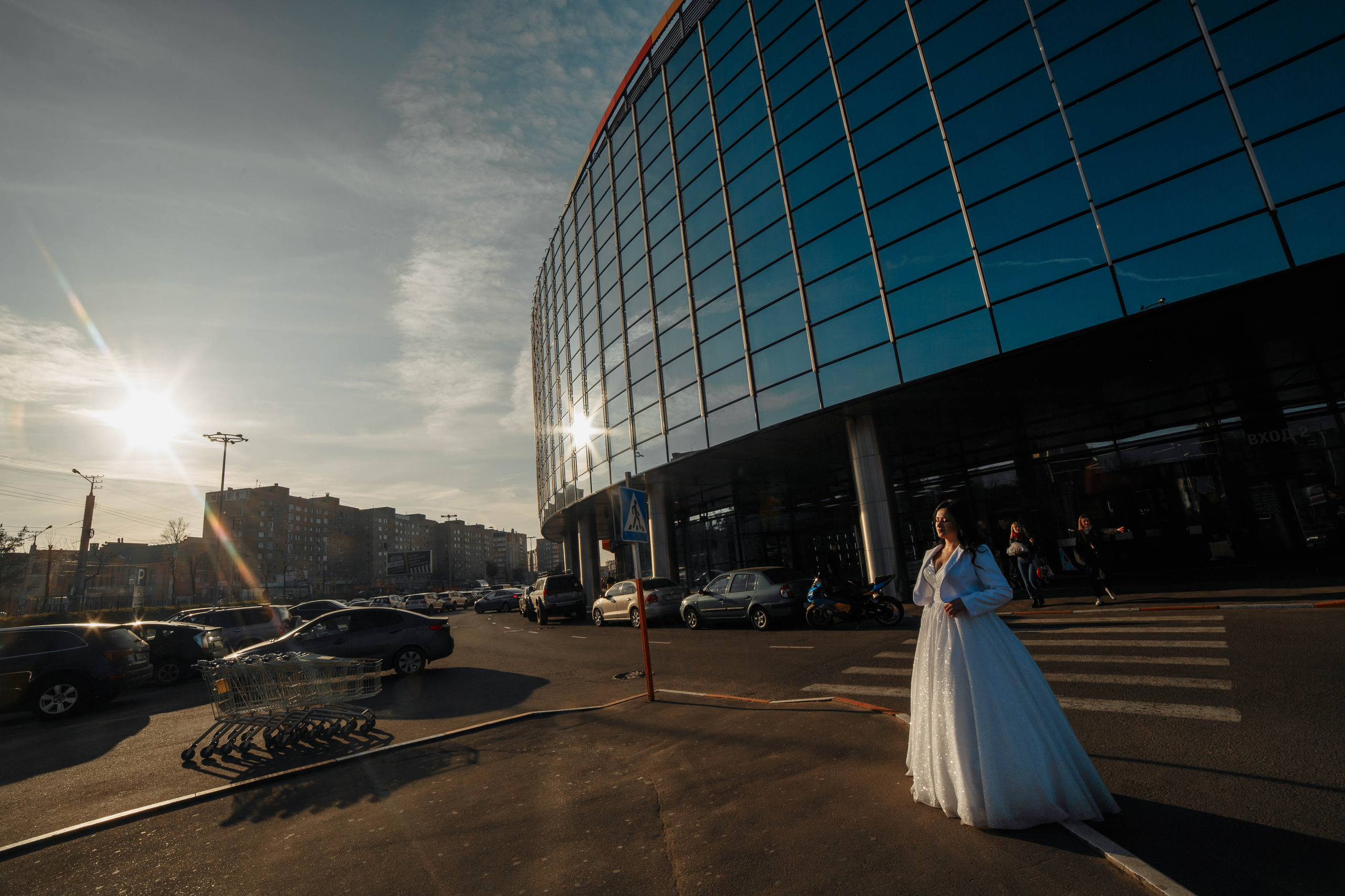 Свадьба в торговом центре Макси Смоленск. Свадебный фотограф Вашкевич Денис