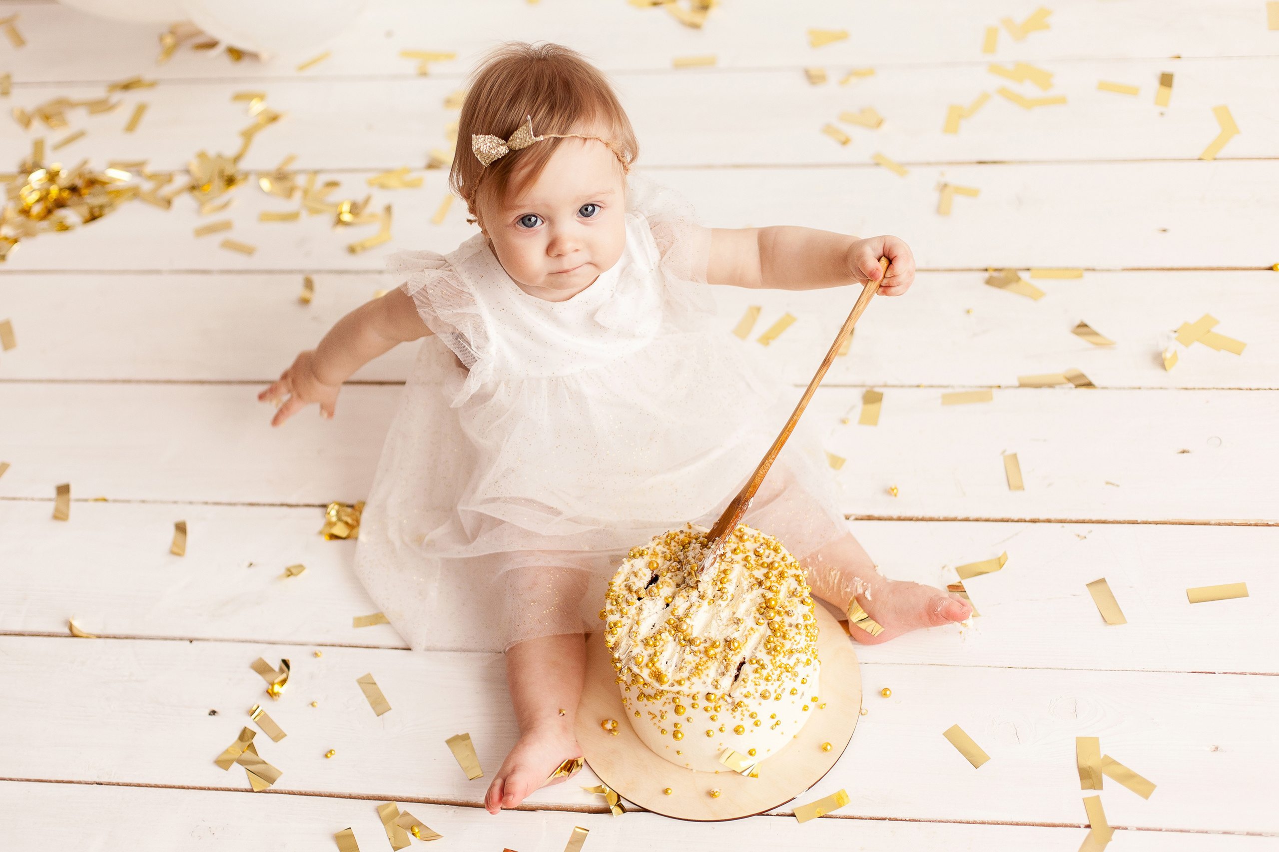 Первый день рождения с тортиком. Детский фотограф в Самаре