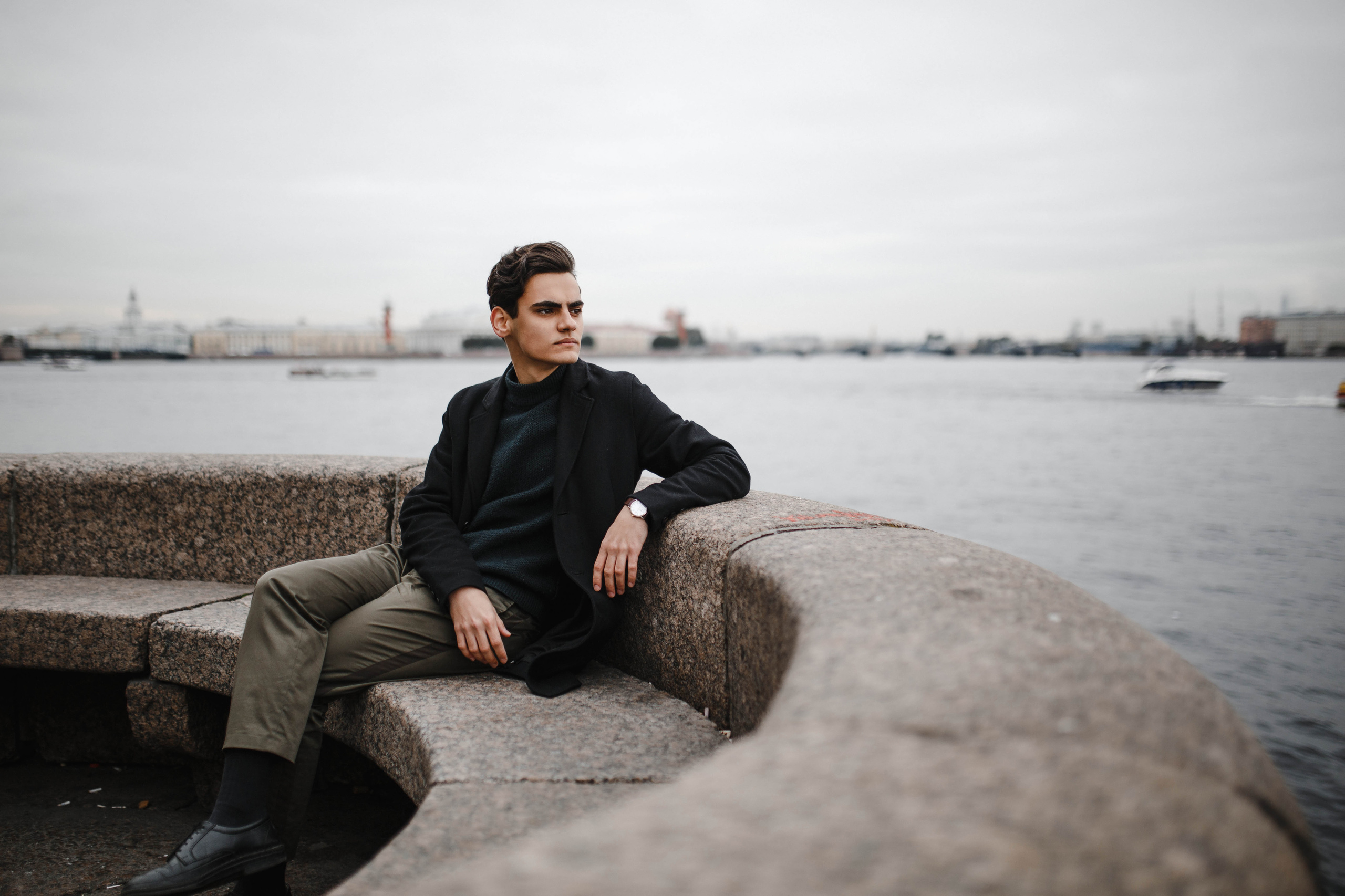 Влад. Хмурый Петербург. Семейный и свадебный фотограф Полина Принцева