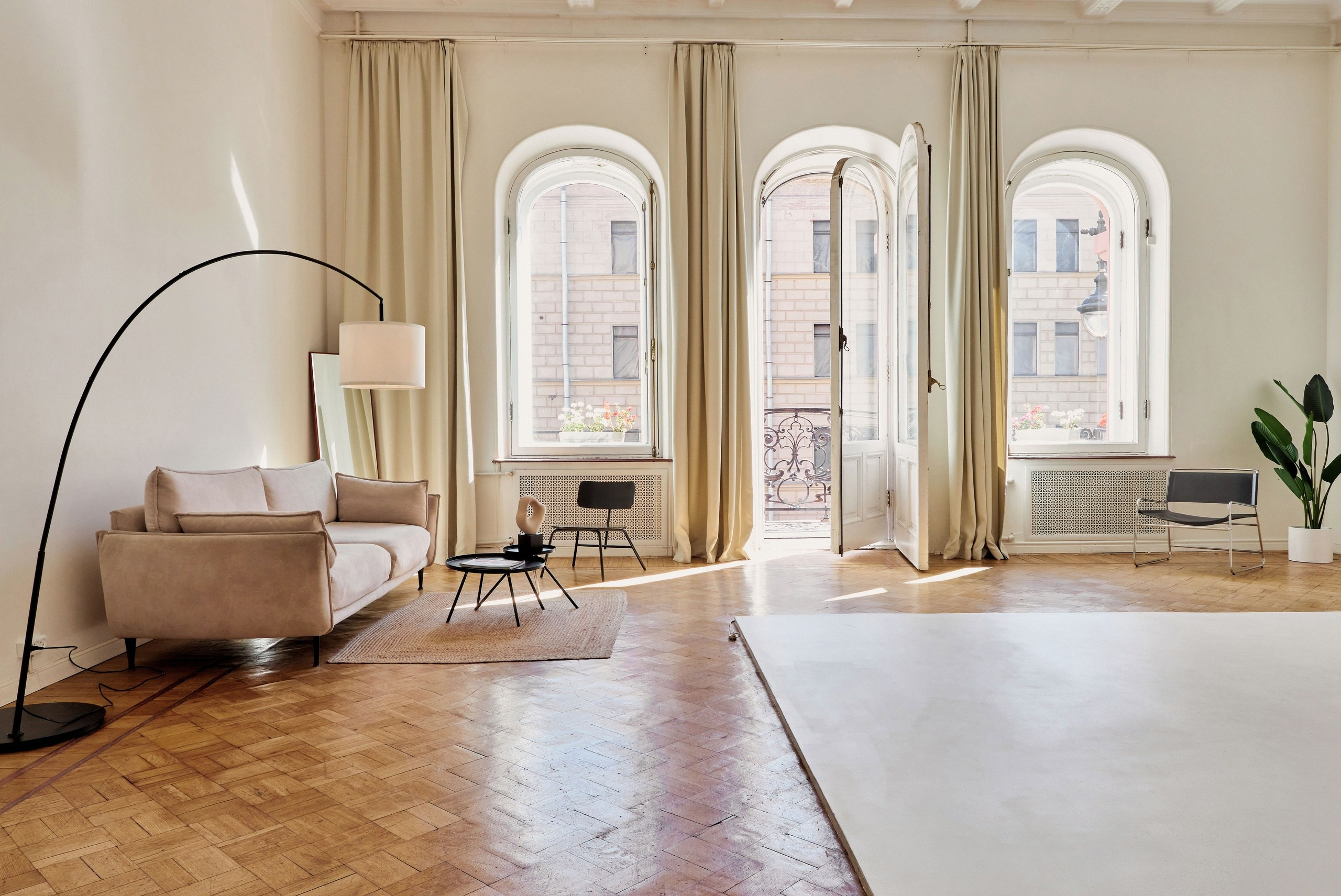 Локации и фотостудии в Санкт-Петербурге для женской фотосессии