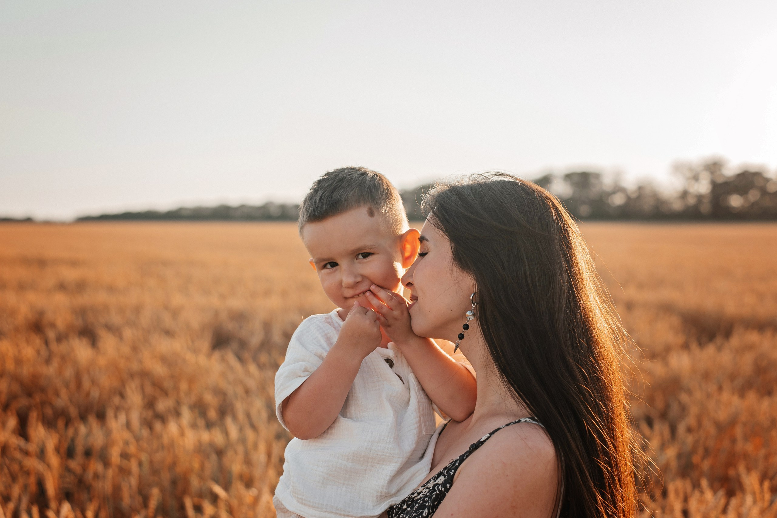 Фотодень в пшенице. Детский и семейный фотограф выпускной альбом Приморско-Ахтарск