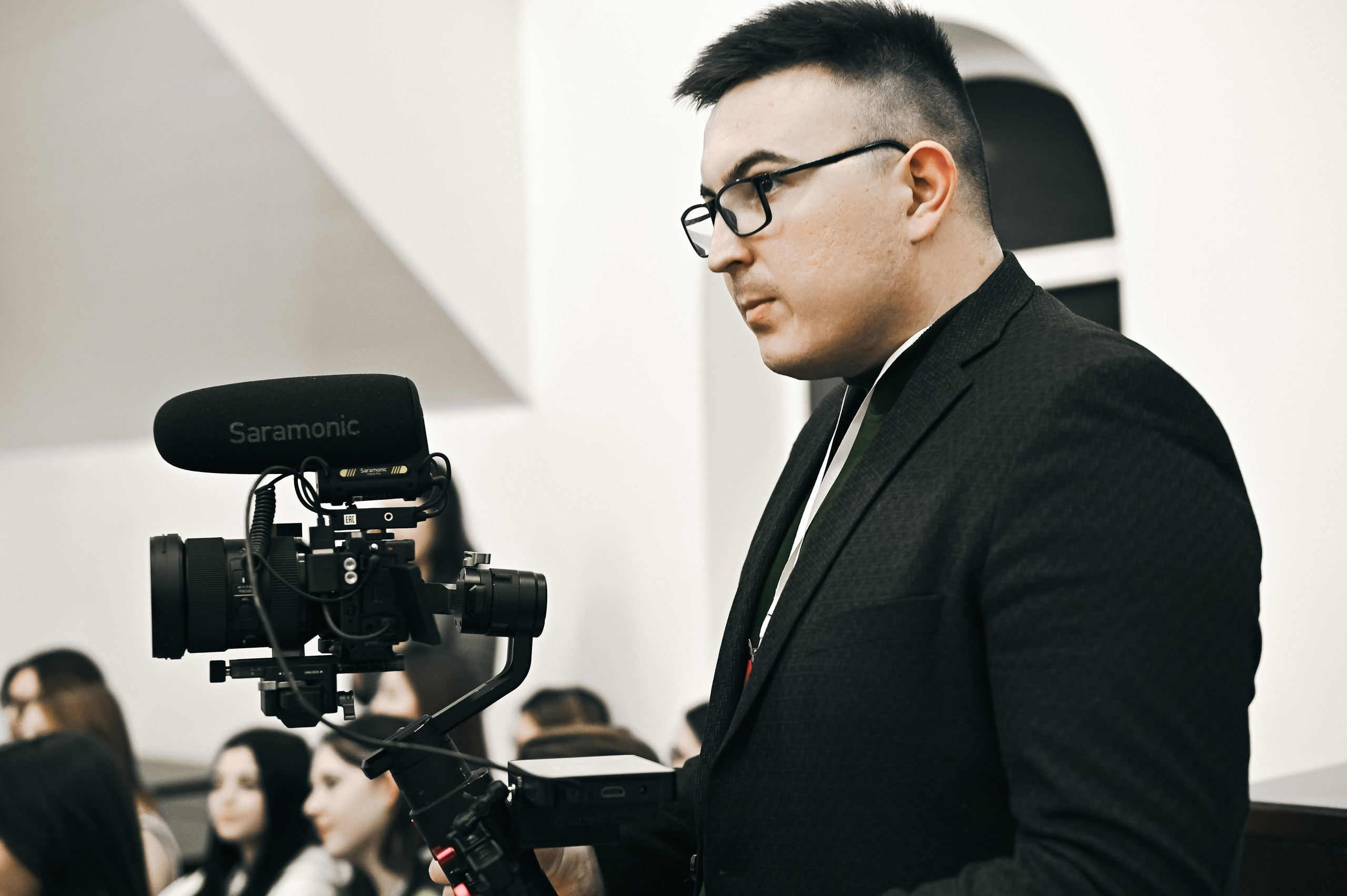 Контакты. Видеограф в Ишиме Евгений Болотько