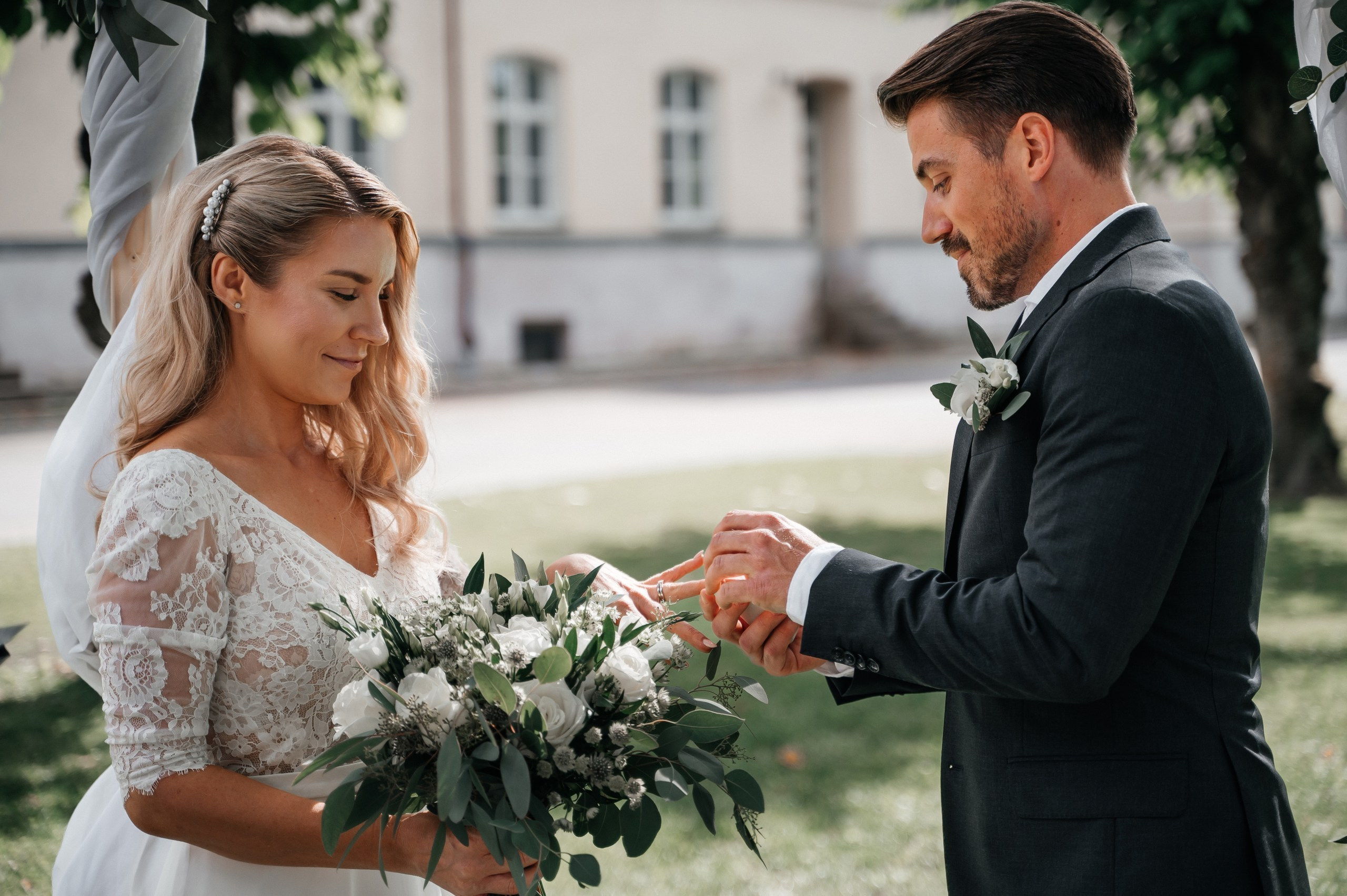 Couples Photoshoot: Before or After Vigseln?. Bröllopsfotograf i Göteborg | Halmstad — Valentina