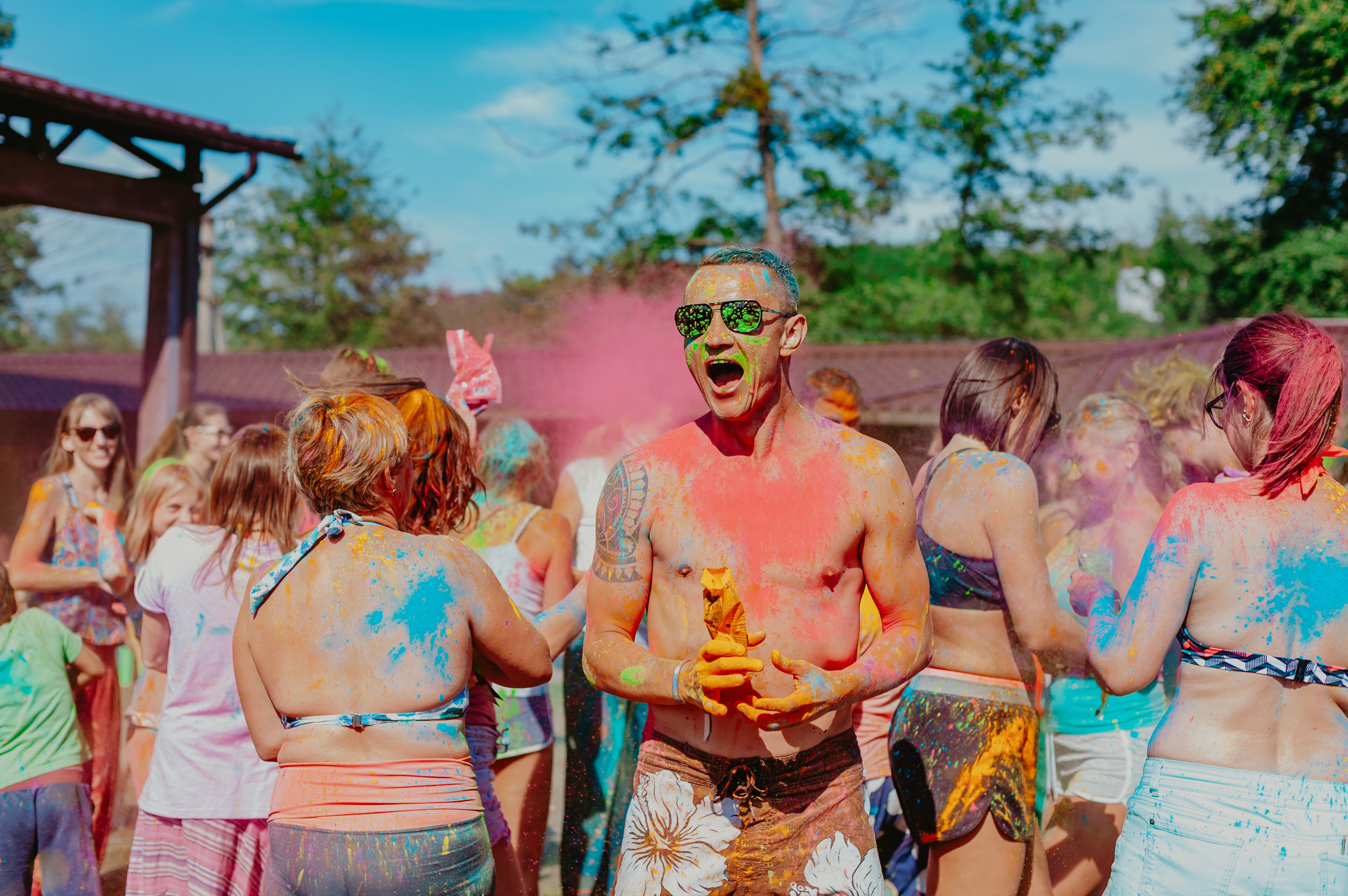 Праздник красок Холи на Фестивале Асана. Семейный фотограф Ульяна Вишнякова