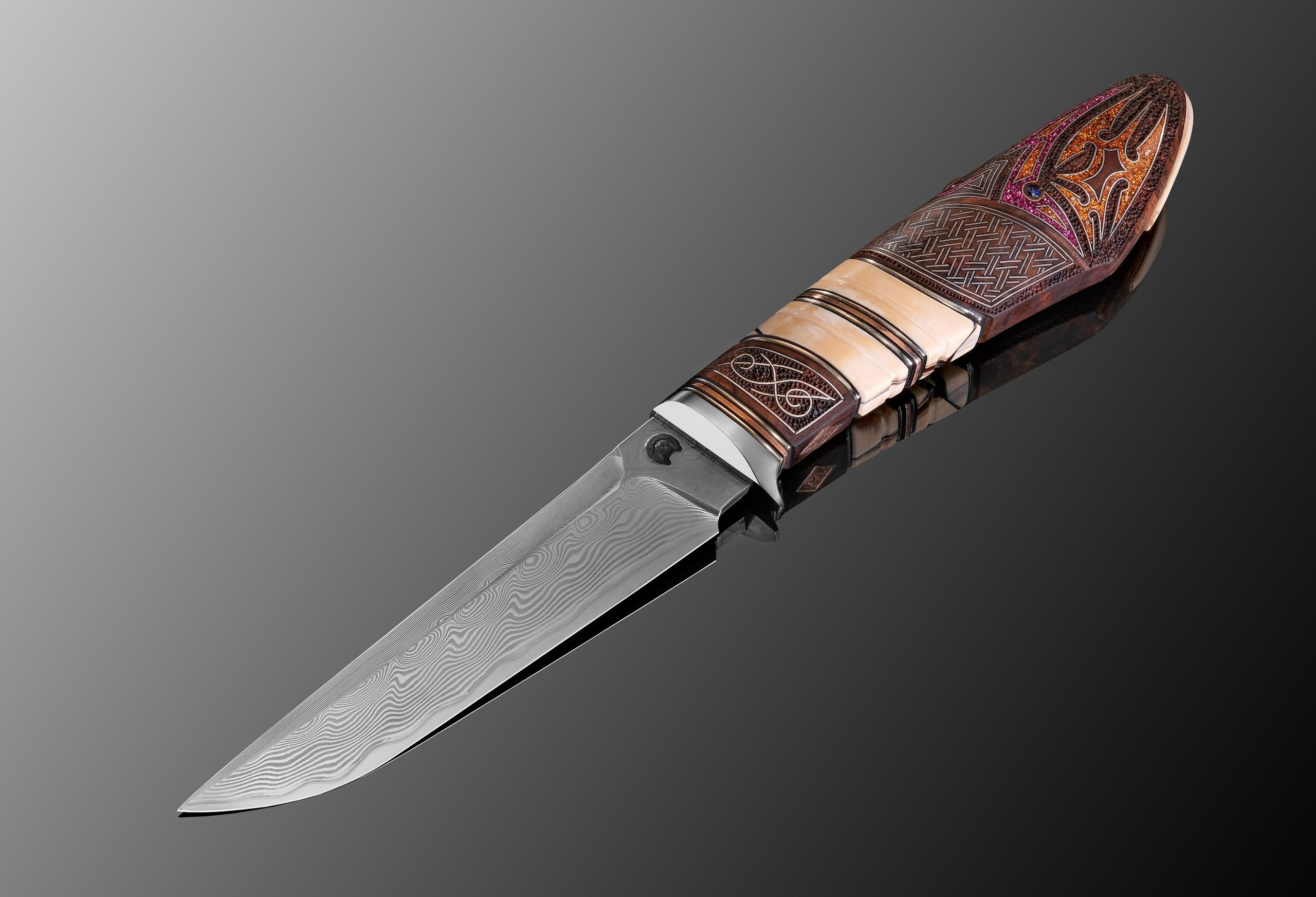 Высококачественная предметная каталожная Фотосъемка в Москве. Высококачественная профессиональная рекламная фотосъёмка ювелирных украшений, драгоценных камней в Москве. Обучение, консультация