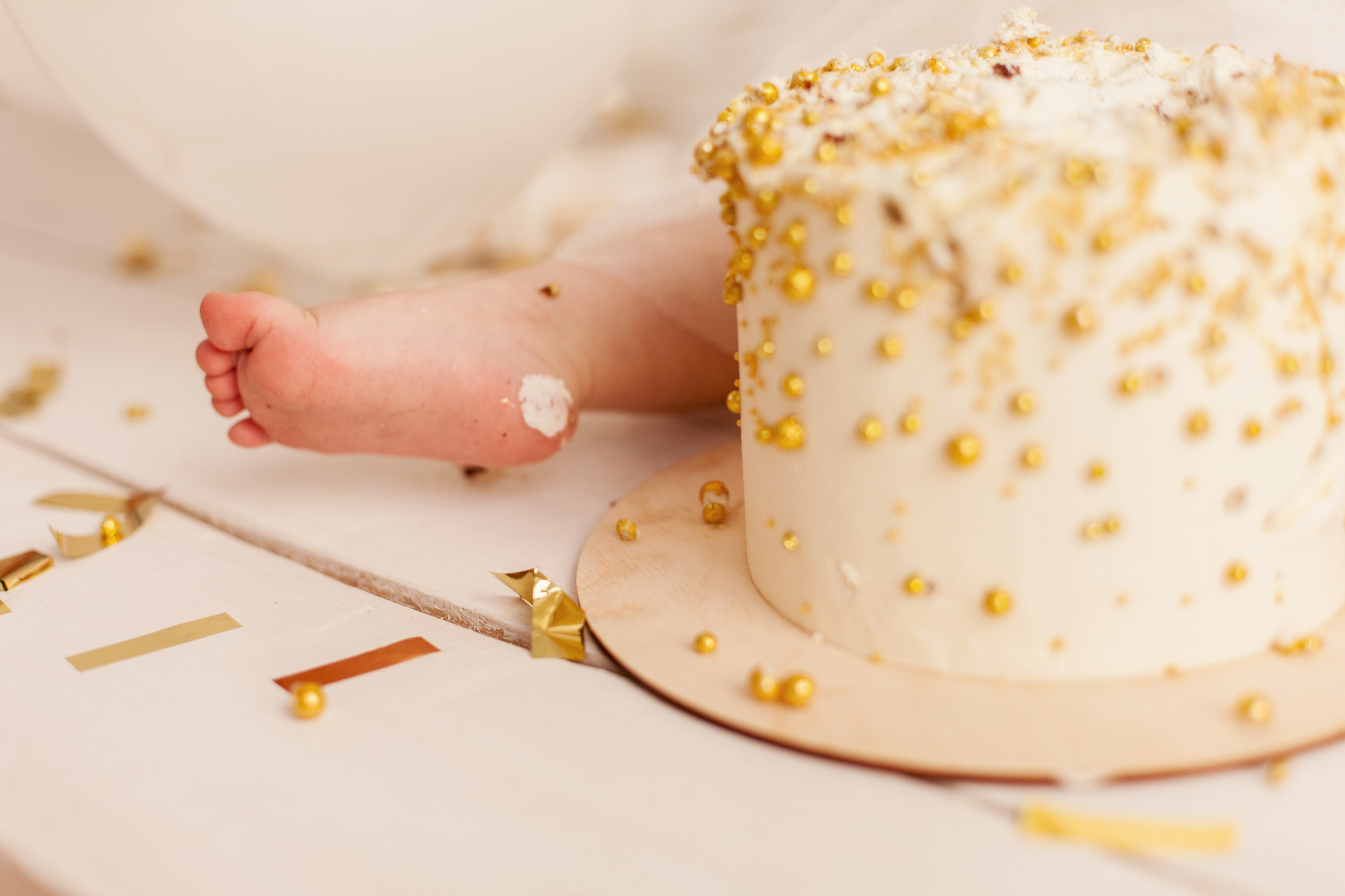 Первый день рождения с тортиком. Детский фотограф в Самаре