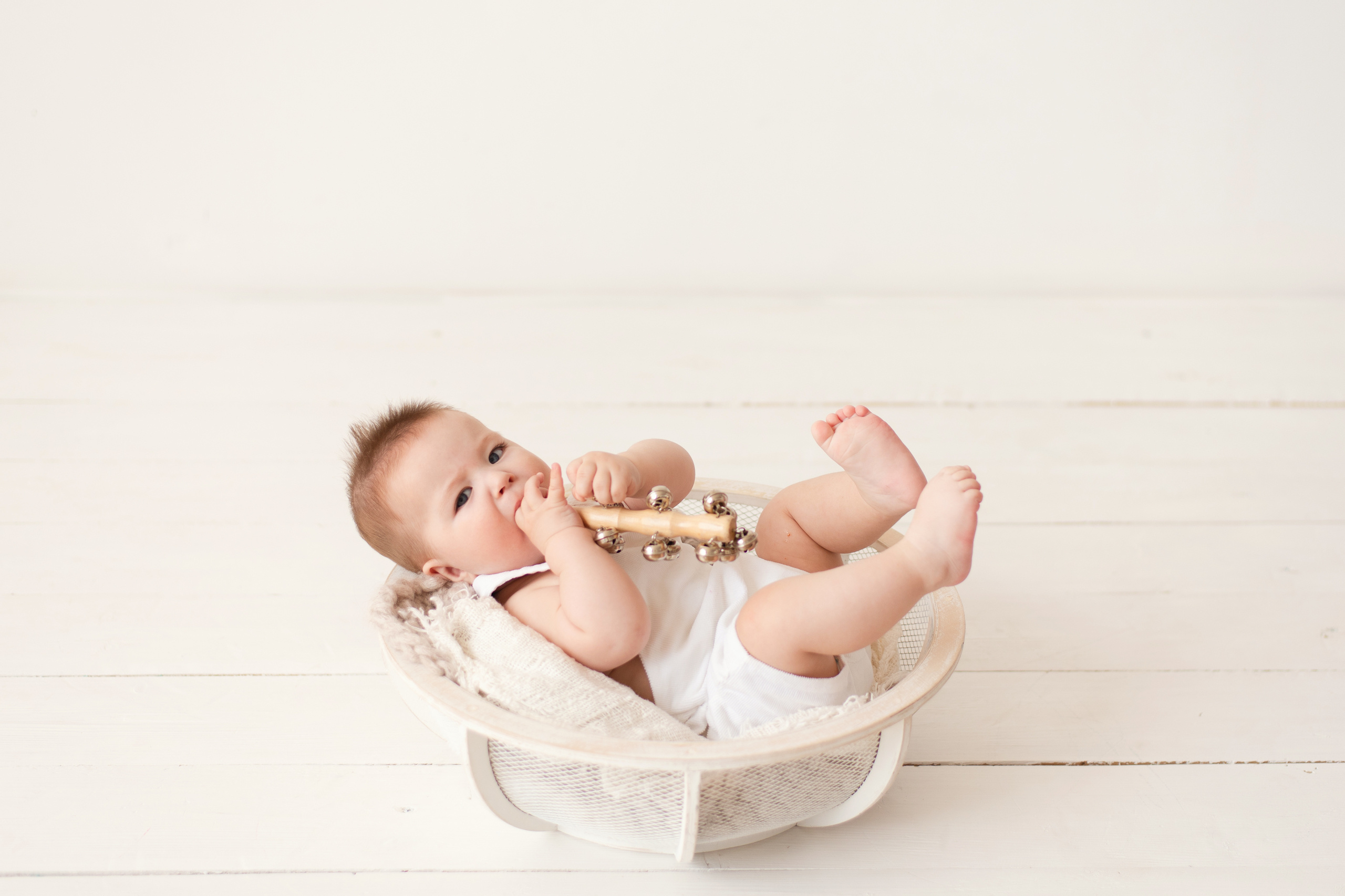Фотография малыша в 6 месяцев. Фотограф новорожденных , семейный и  детский фотограф в Пскове Иванова