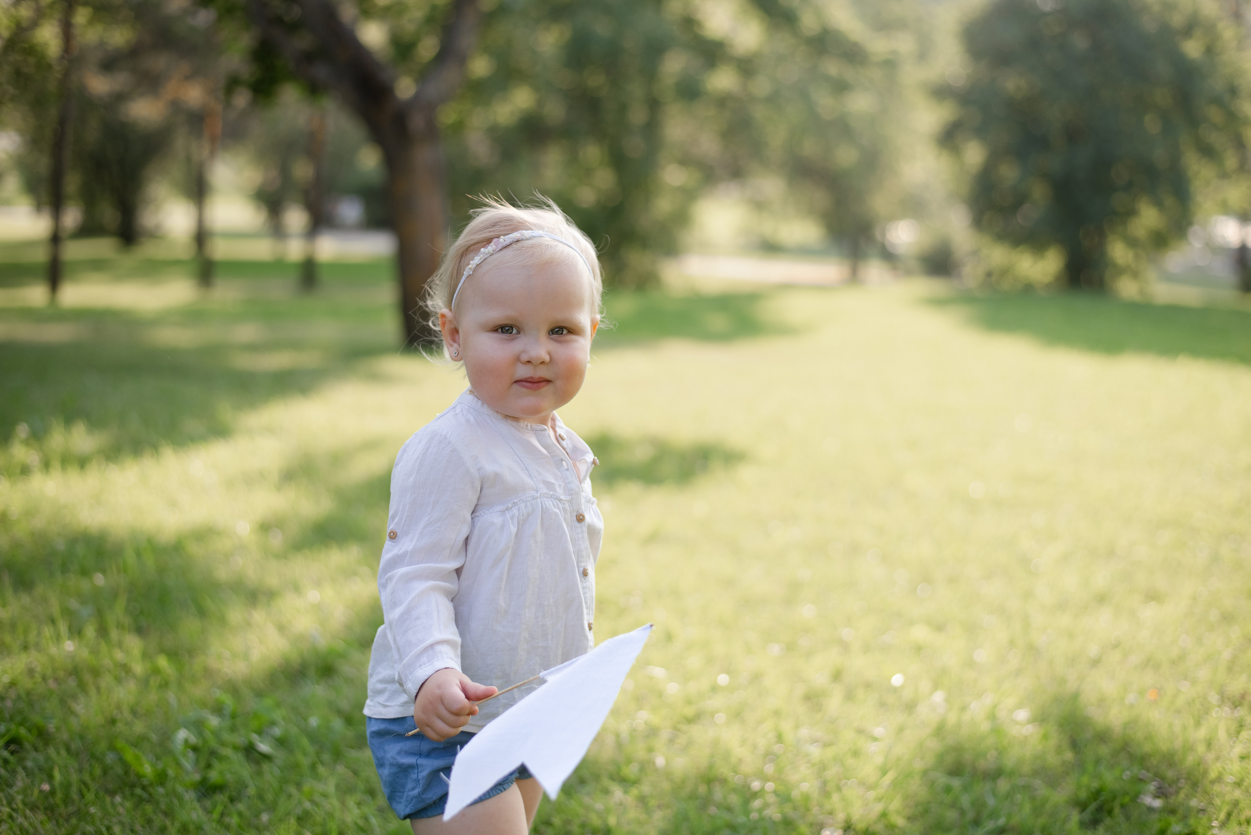 Фотосессия в парке для девочки. Фотограф новорожденных , семейный и  детский фотограф в Пскове Иванова