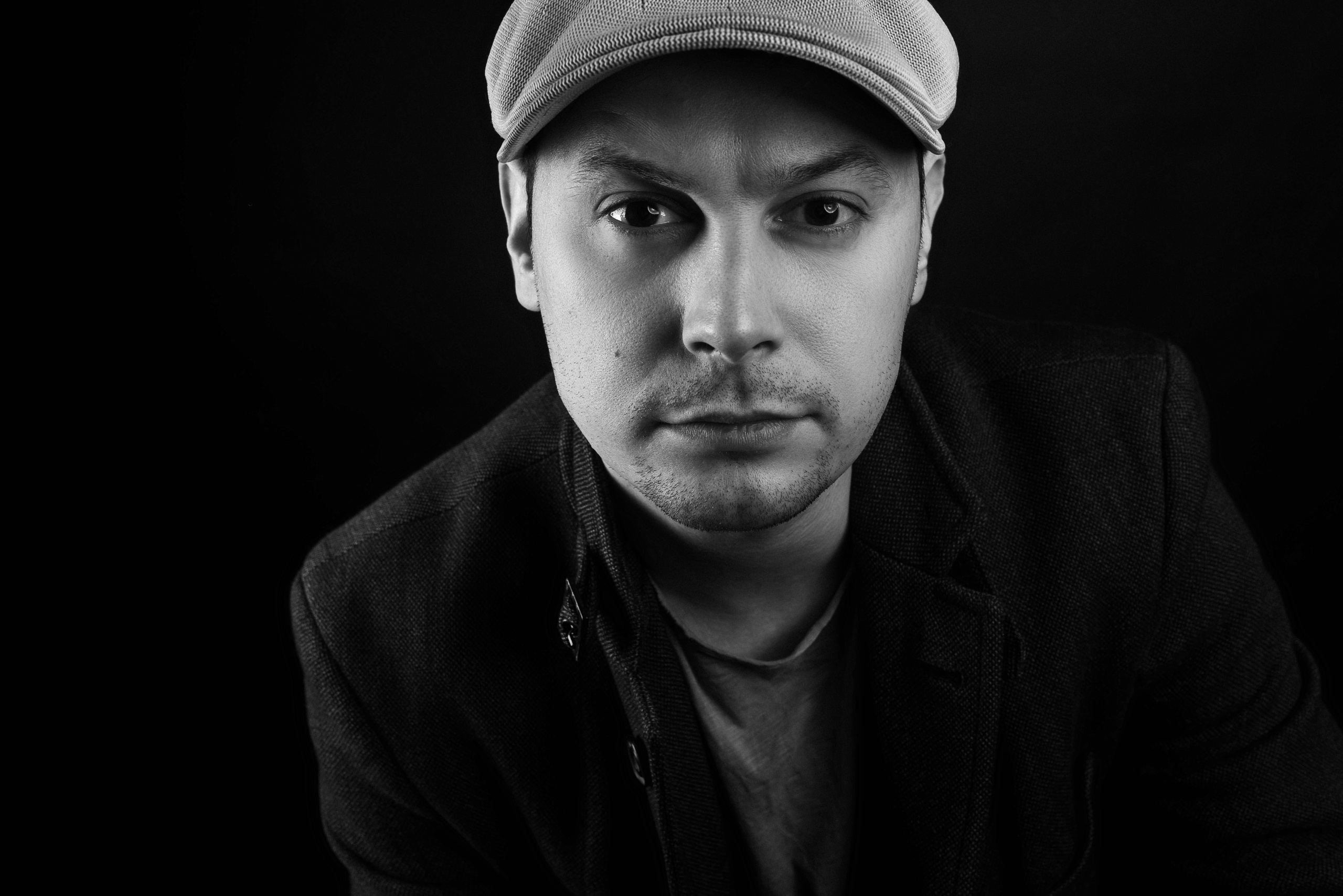 Портретная съемка актера. Владислав Ефанов. Фотограф Илья Осенко Воронеж