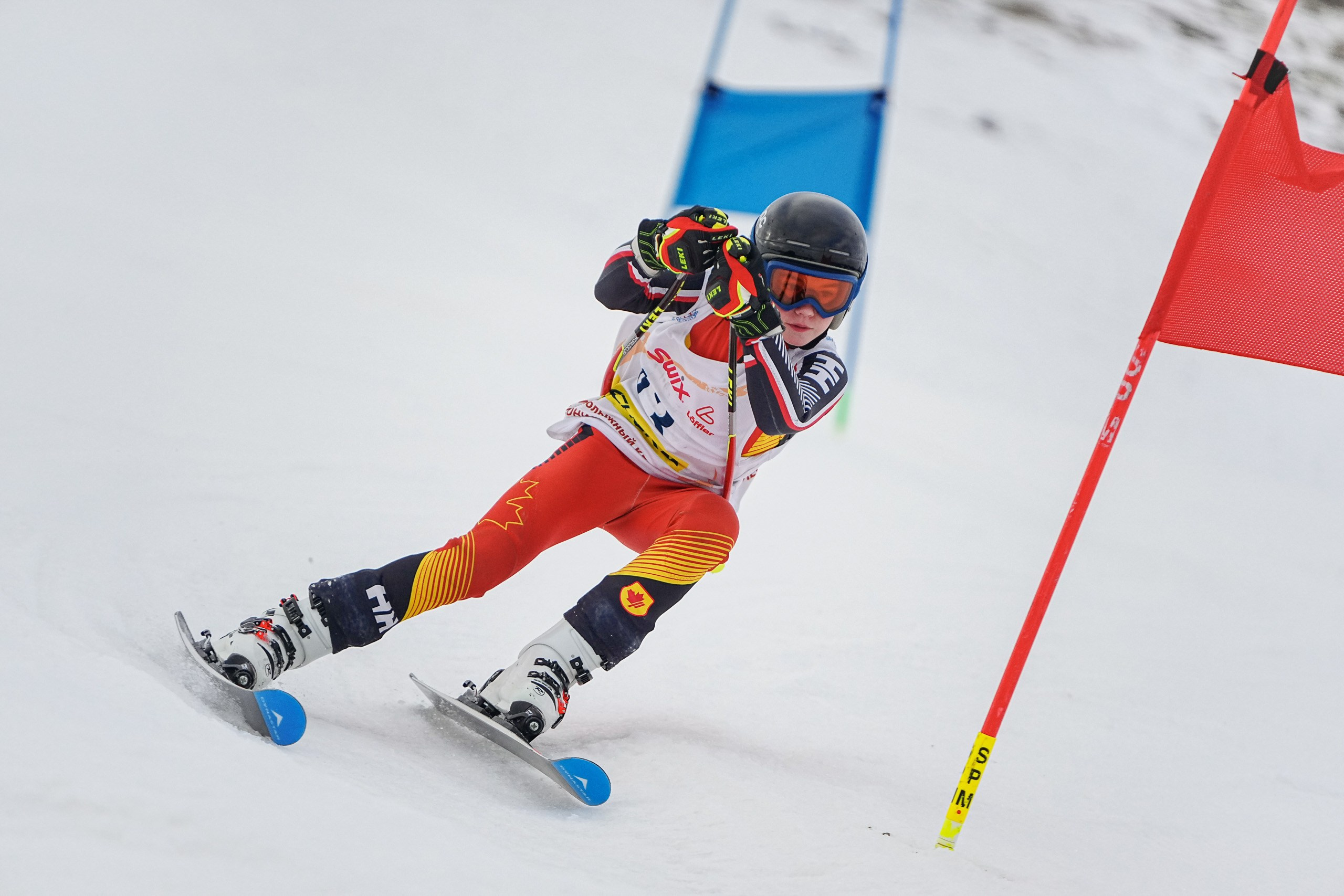 Фото с соревнований по горнолыжному спорту в Дмитровском городском округе Московской области 2024-2025. Фотограф Студитский Евгений