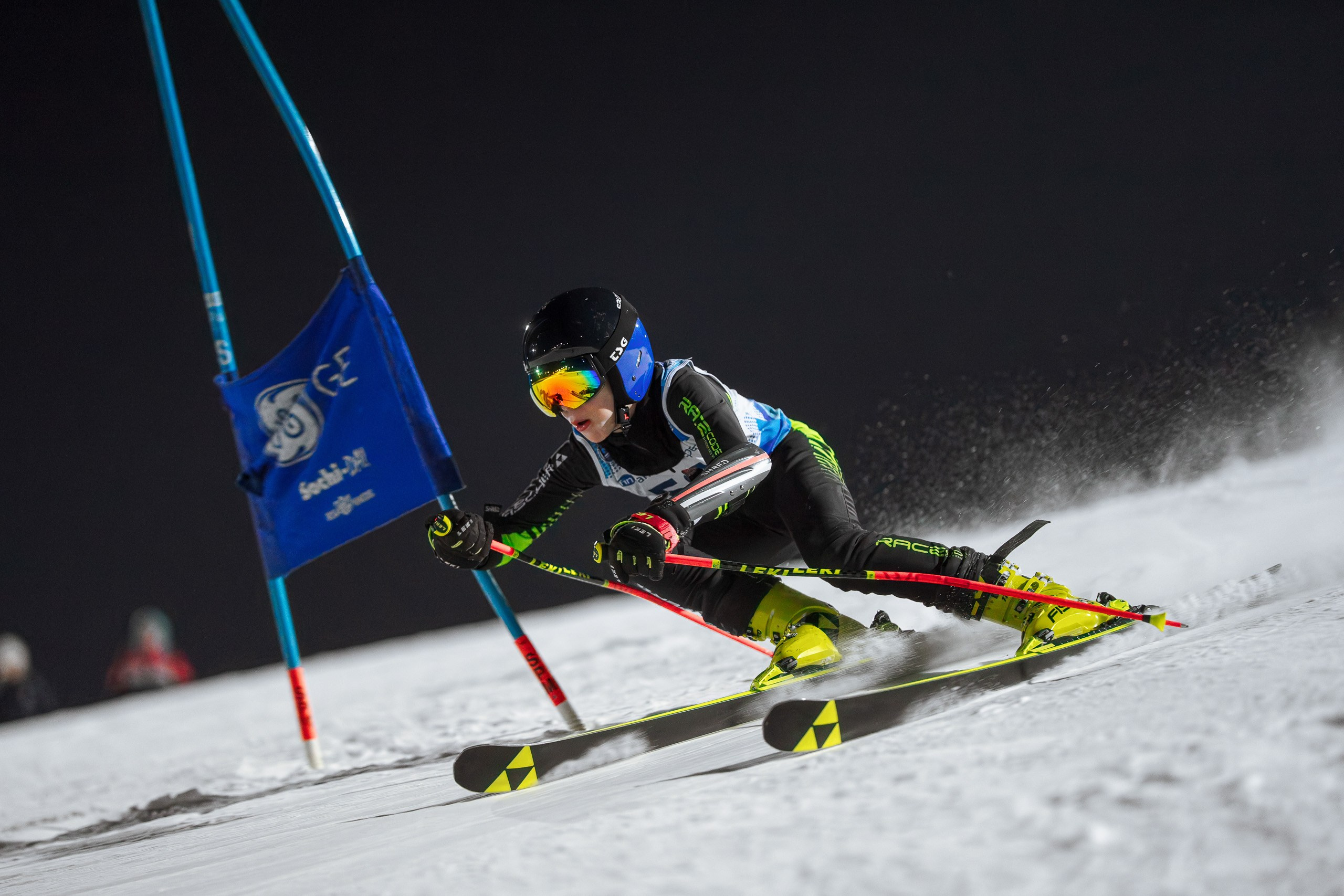 Фото с соревнований по горнолыжному спорту в Дмитровском городском округе Московской области 2024-2025. Фотограф Студитский Евгений