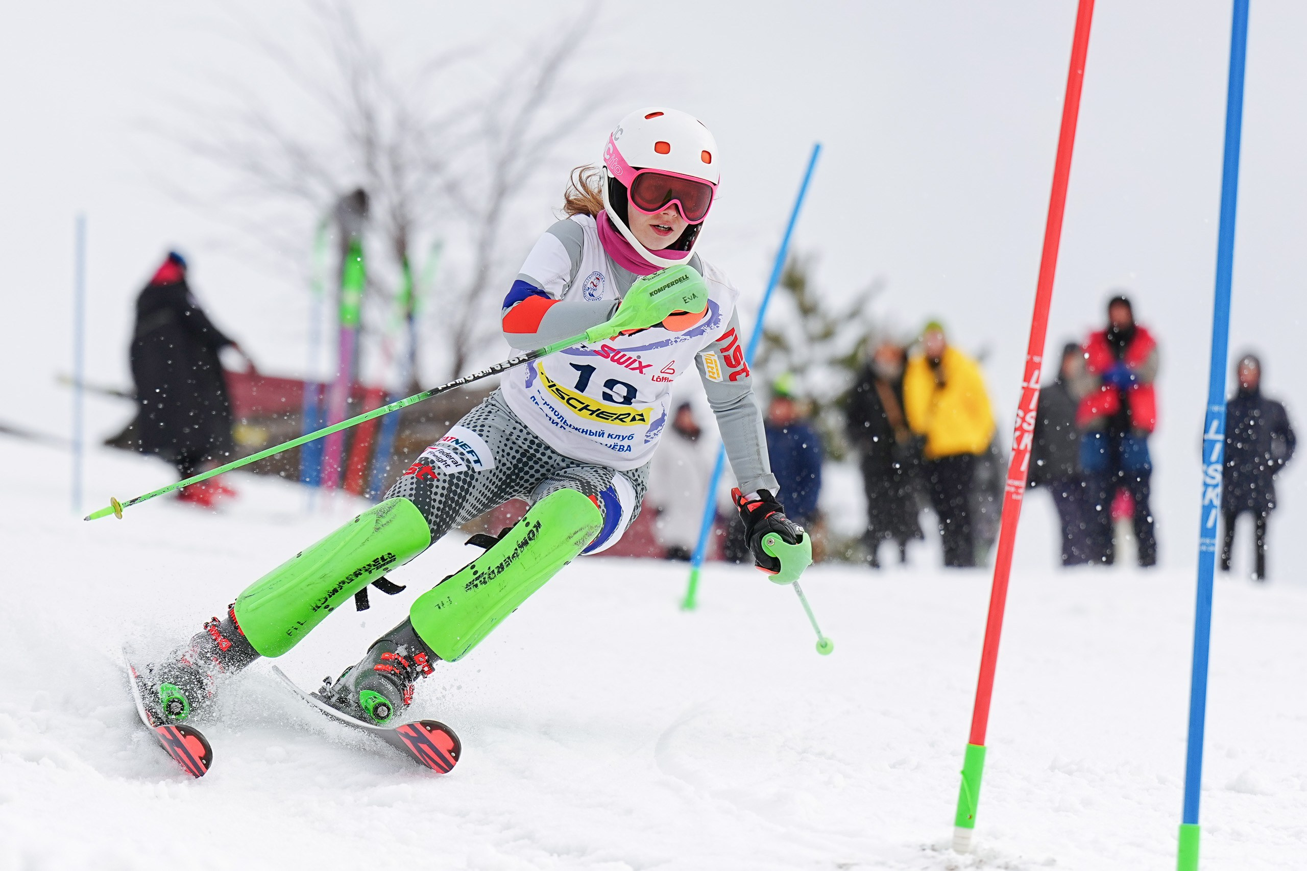 Фото с соревнований по горнолыжному спорту в Дмитровском городском округе Московской области 2024-2025. Фотограф Студитский Евгений