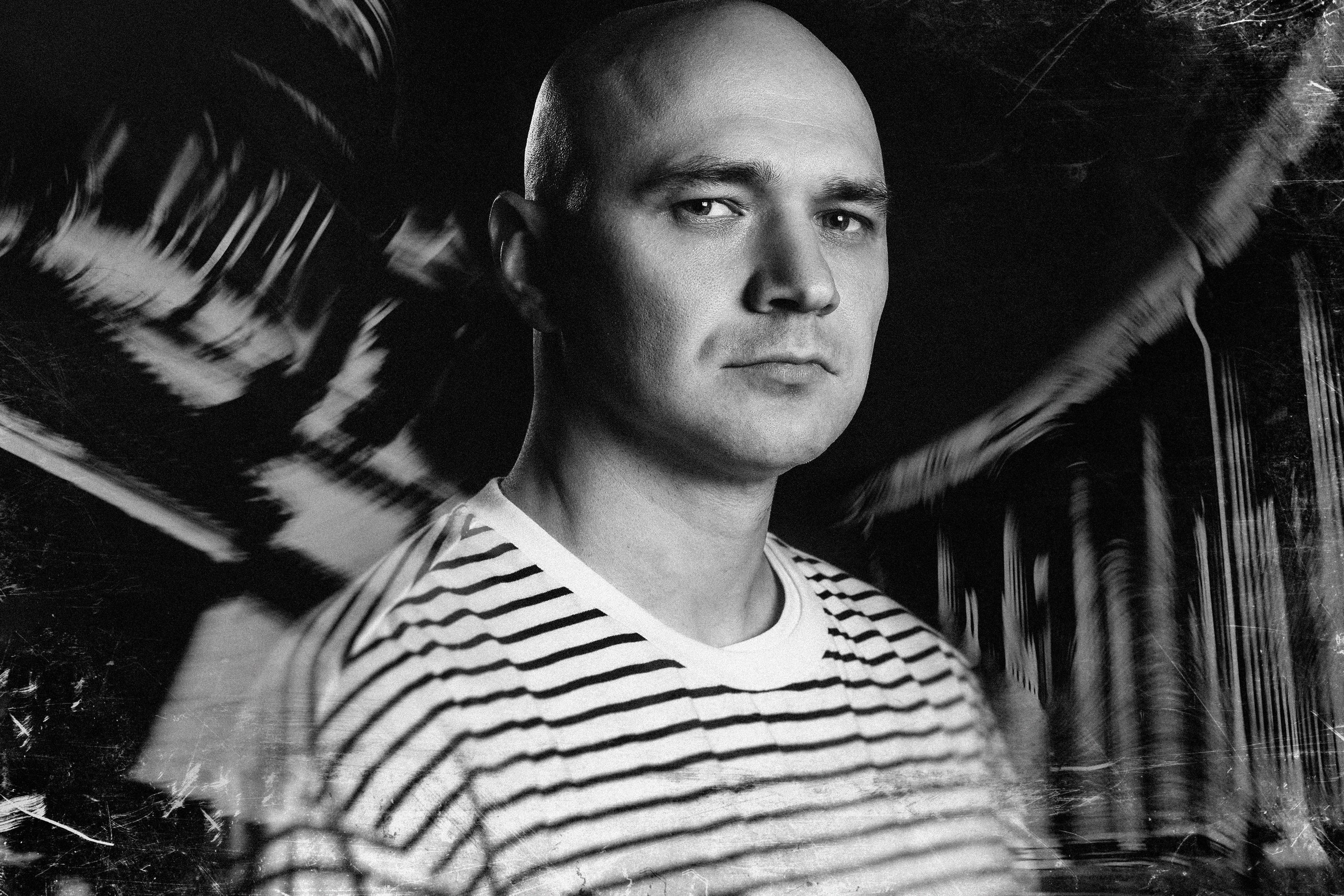 Ваша личная фотостудия в любой точке этого грешного мира. Портретный фотограф в Санкт-Петербурге Алексей Корзов