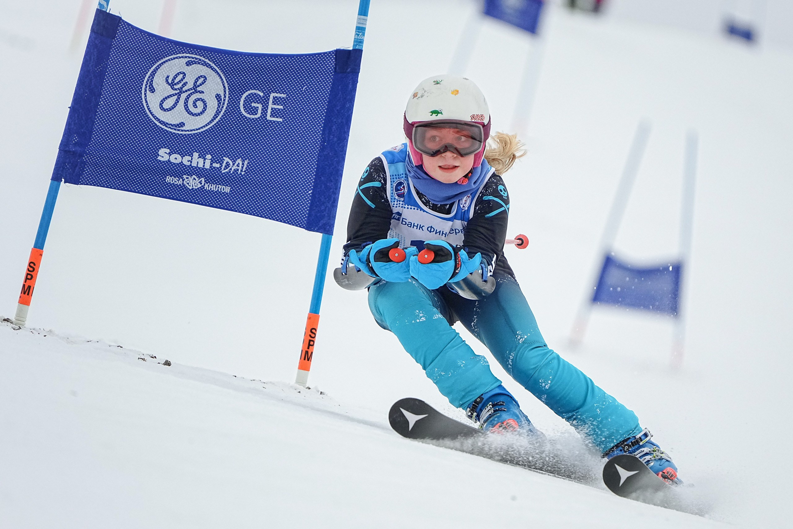 Фото с соревнований по горнолыжному спорту в Дмитровском городском округе Московской области 2024-2025. Фотограф Студитский Евгений