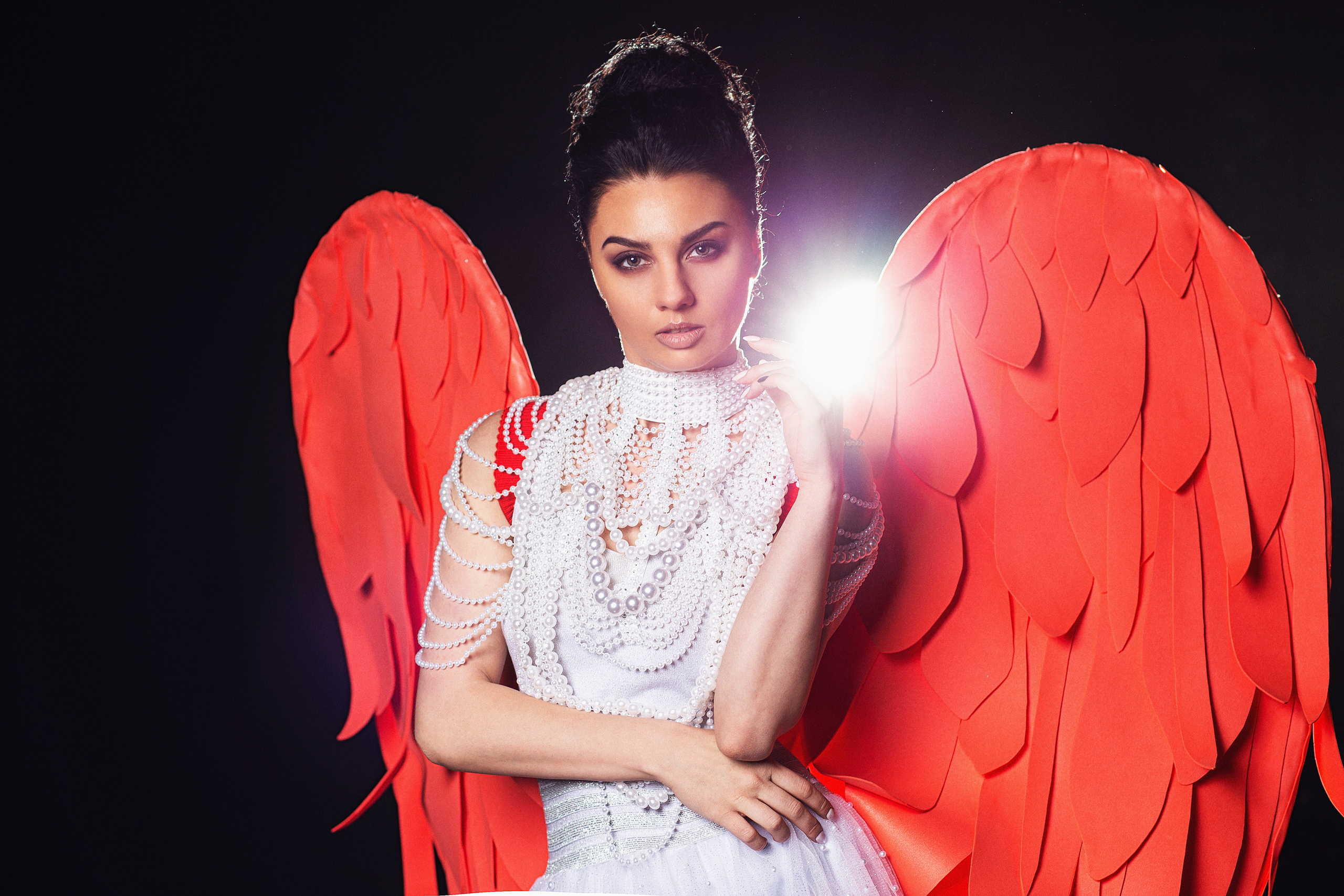 Ангел  и  демон .Фото сессия с крыльями. Фотограф Тамара Нижельская Воронеж