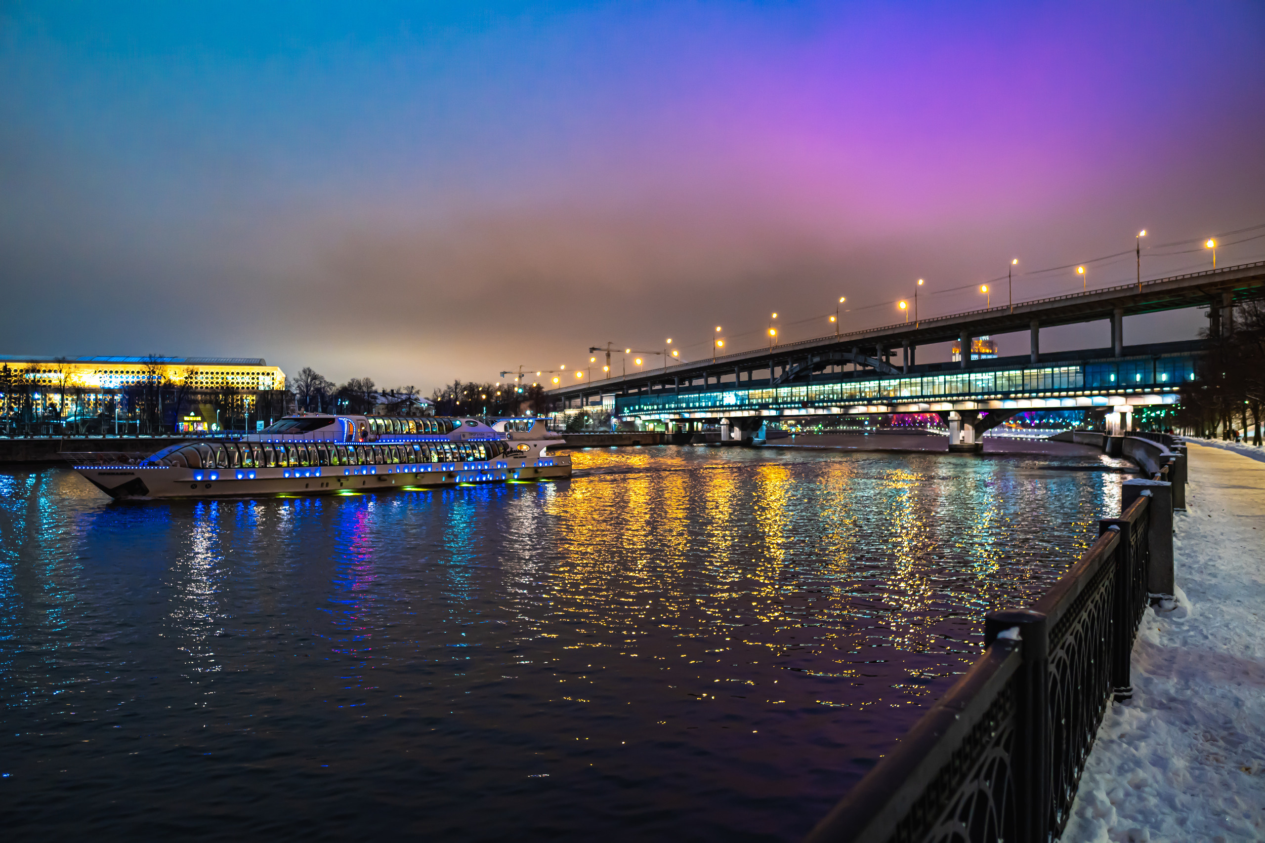Вид на метромост в Сказочном лесу