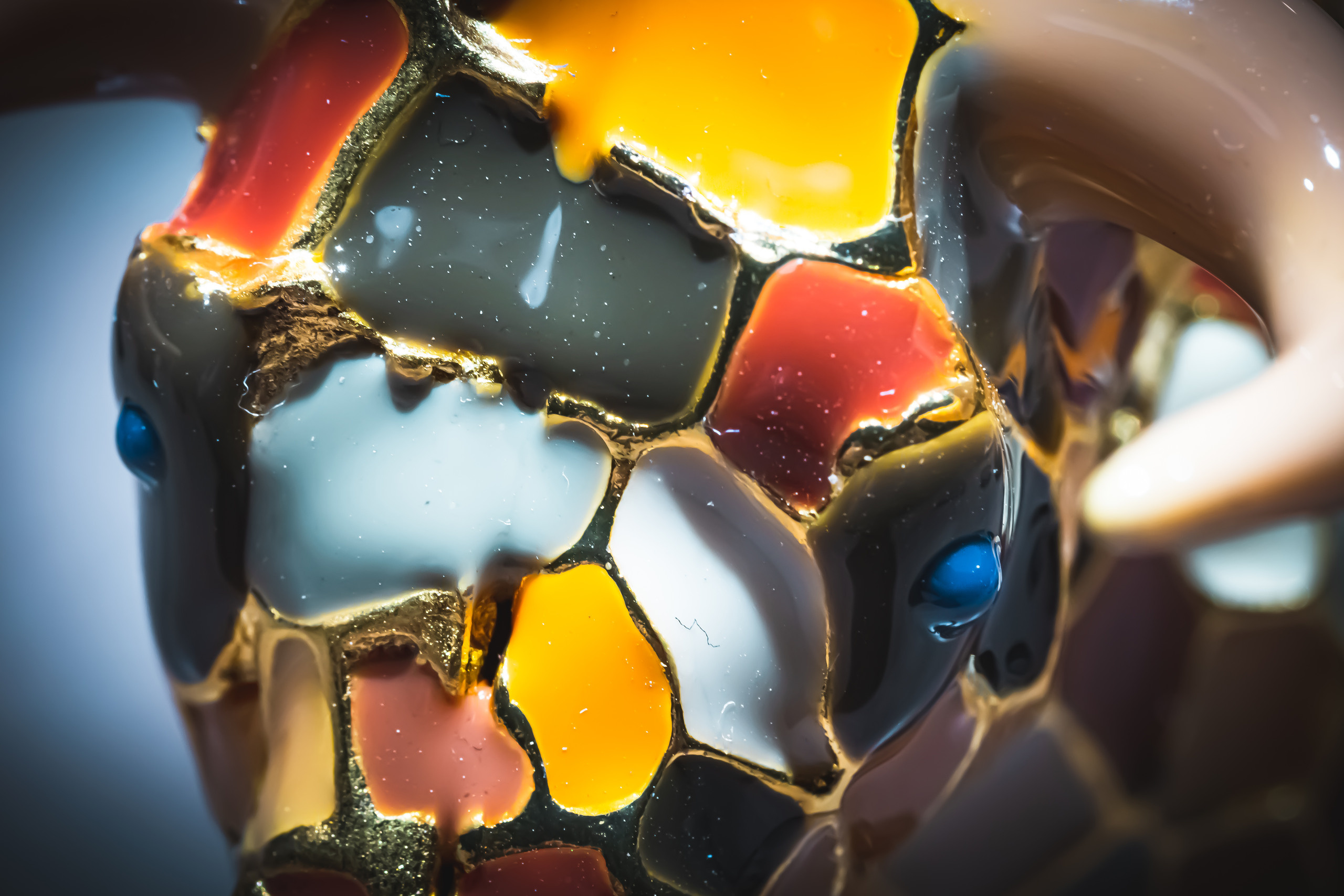 Фигурка быка в макро