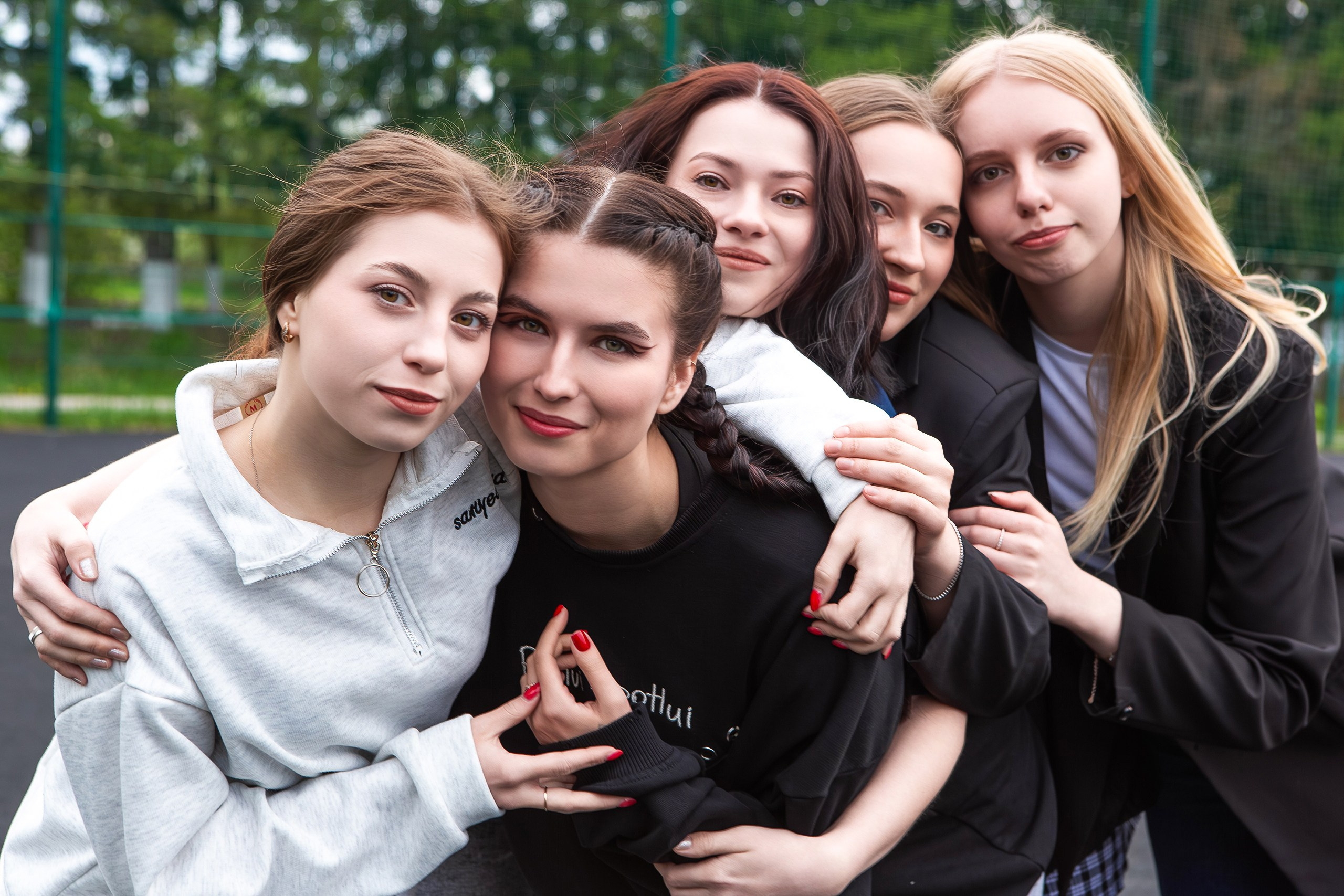 Где снимать выпускной альбом: школа, студия или улица
