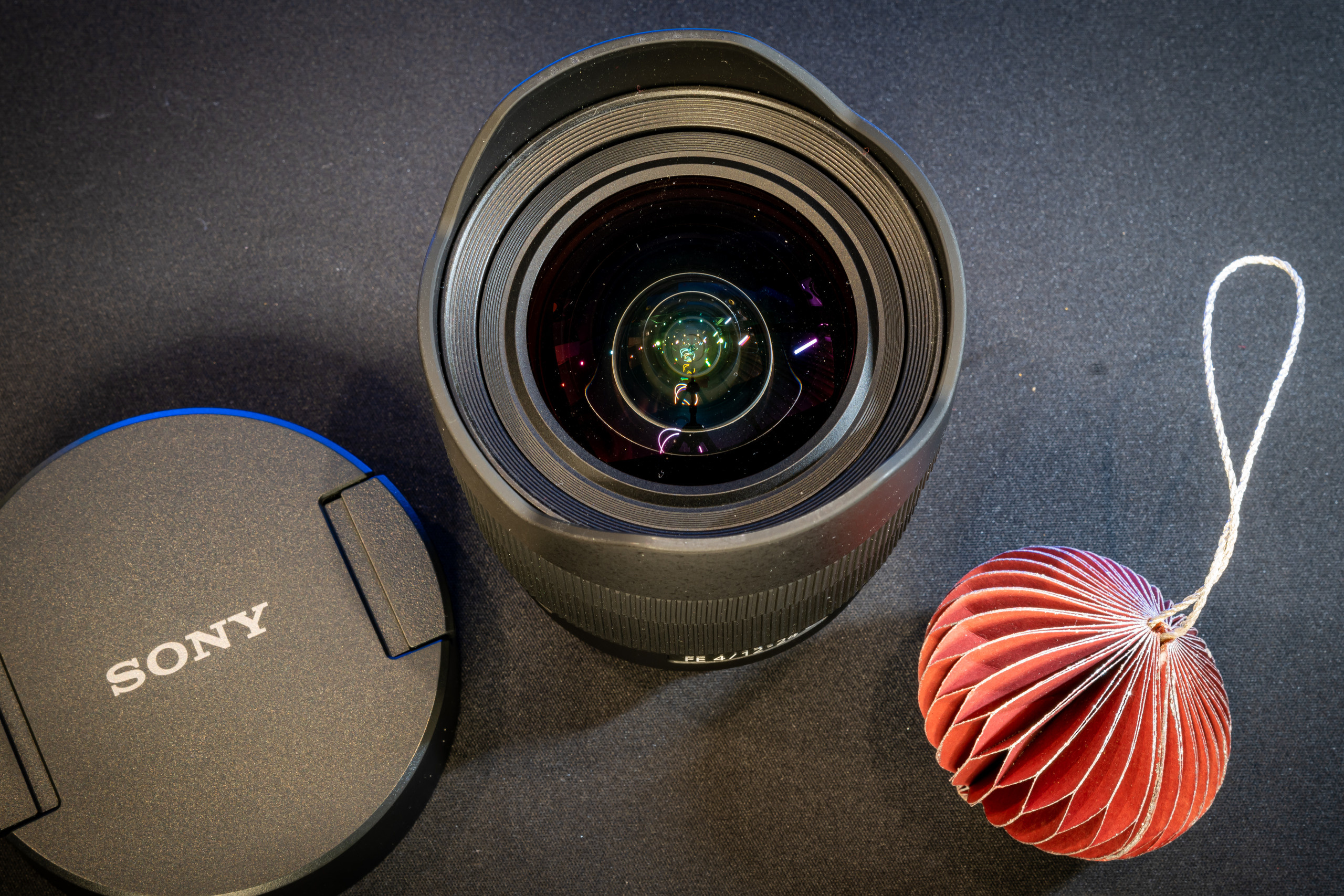 Объектив Sony FE 12-24mm f/4 G