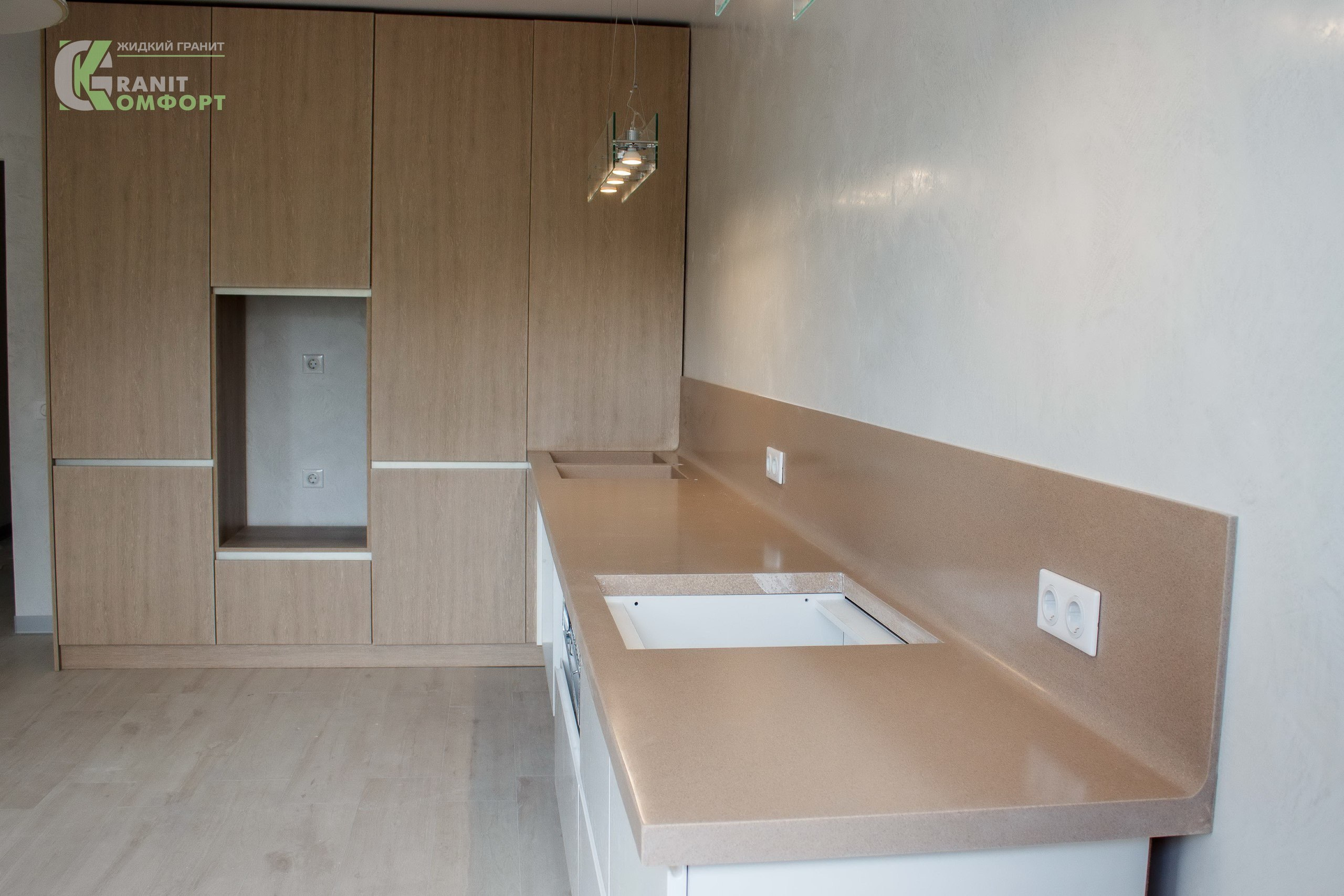 Столешница из камня с фартуком