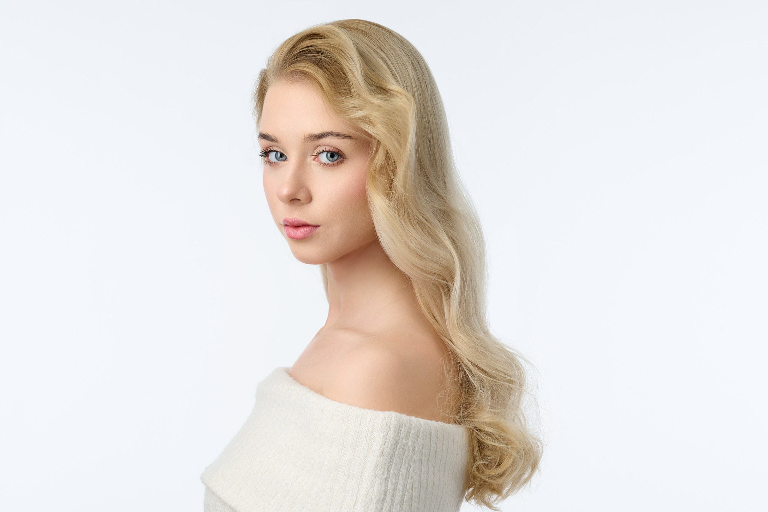 Som Nikolay Samara, fotograf v Bratislave. Zameriavam sa na portréty, lifestyle, eventy a work and sport fotografiu s osobným pr