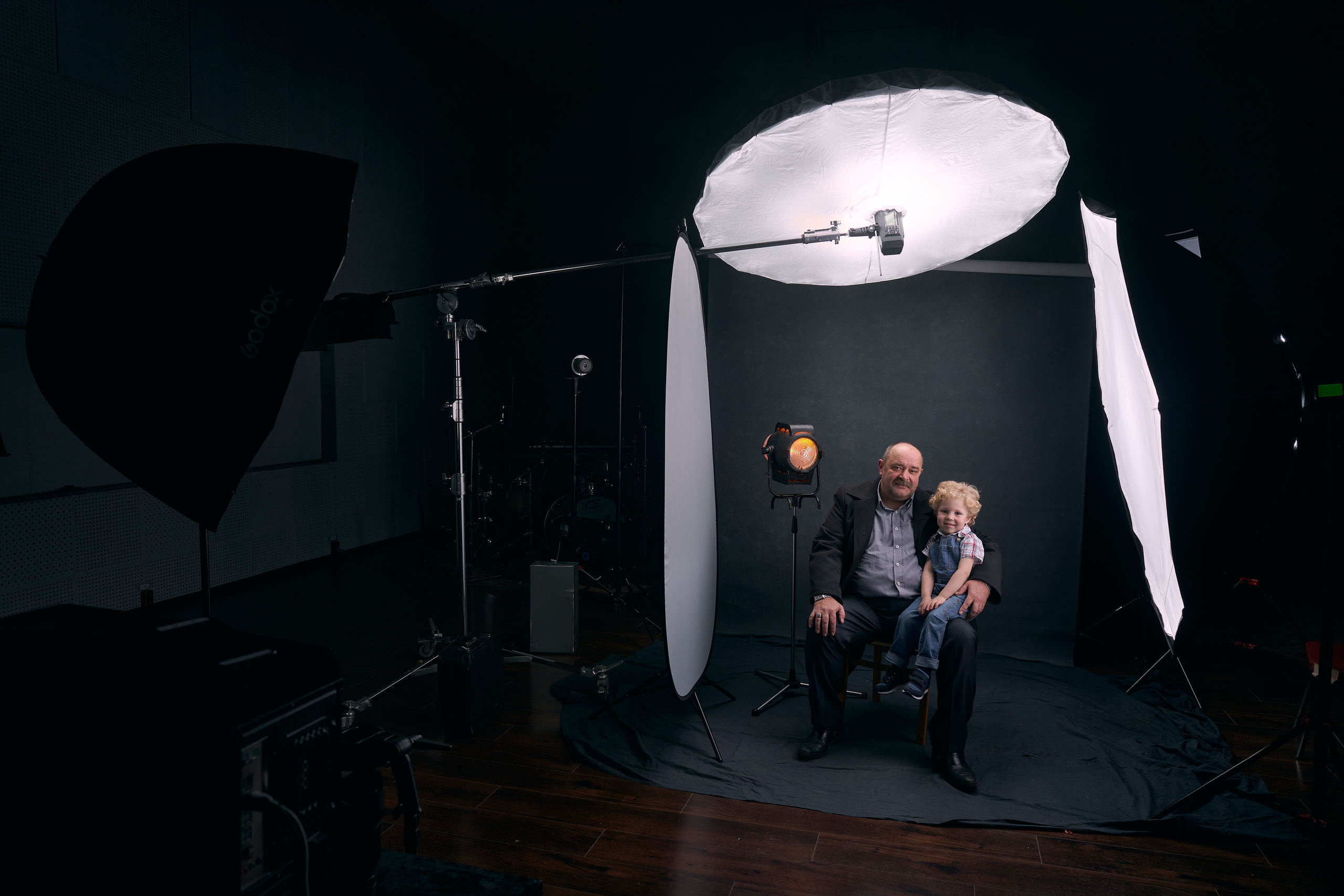 Cost. Advertising photographer in Dubai — Maxim Mitrofanov