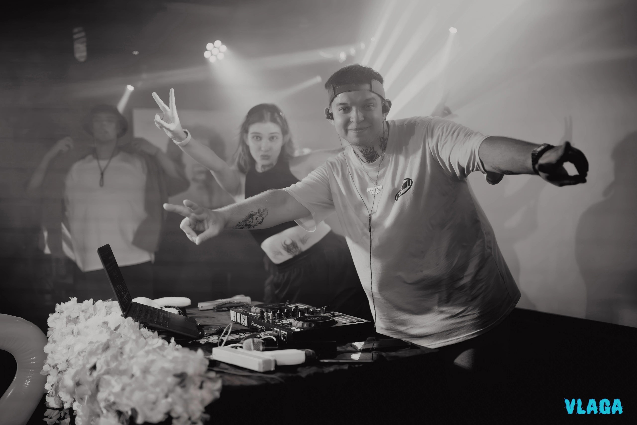 Контакты. DJ Иван Даньков — создаю атмосферу событий в Твери и по России. Музыка, стиль и энергия для вашего мероприятия