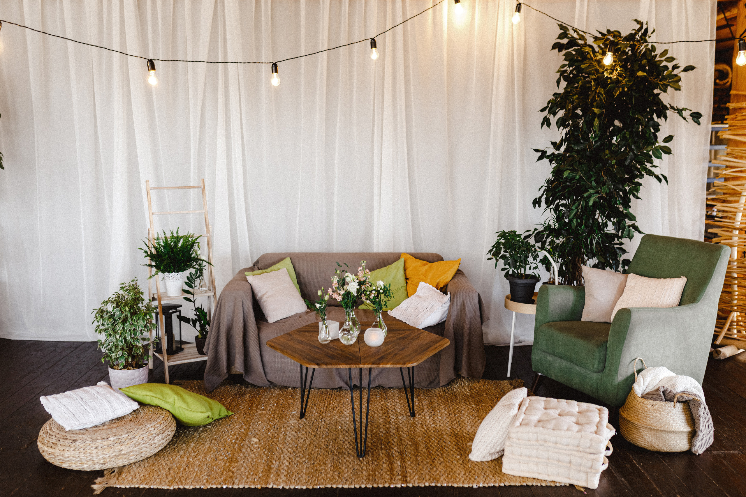 Шутки, танцы и душевные песни у костра в завершение вечера. Свадебный фотограф Аня Милграм