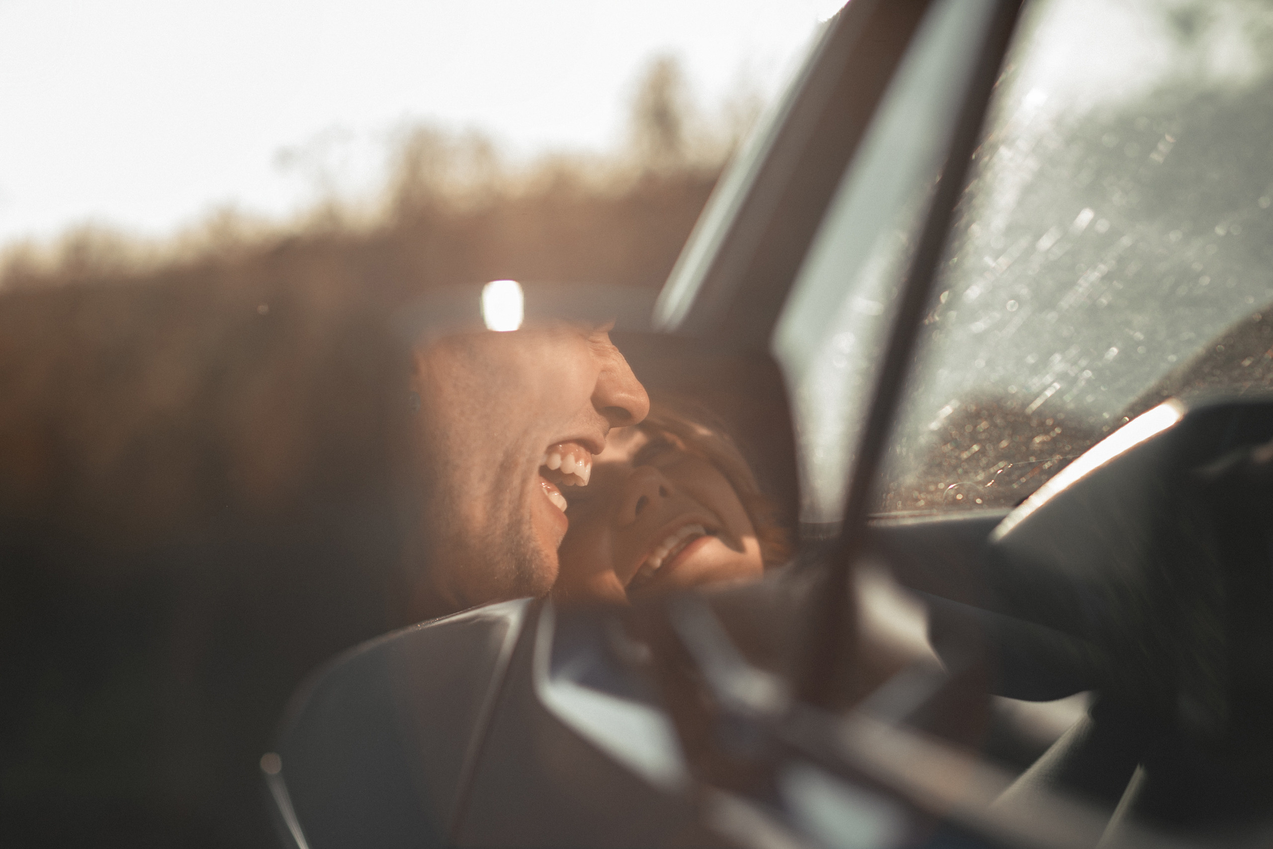 Чувственная фотосессия  в поле