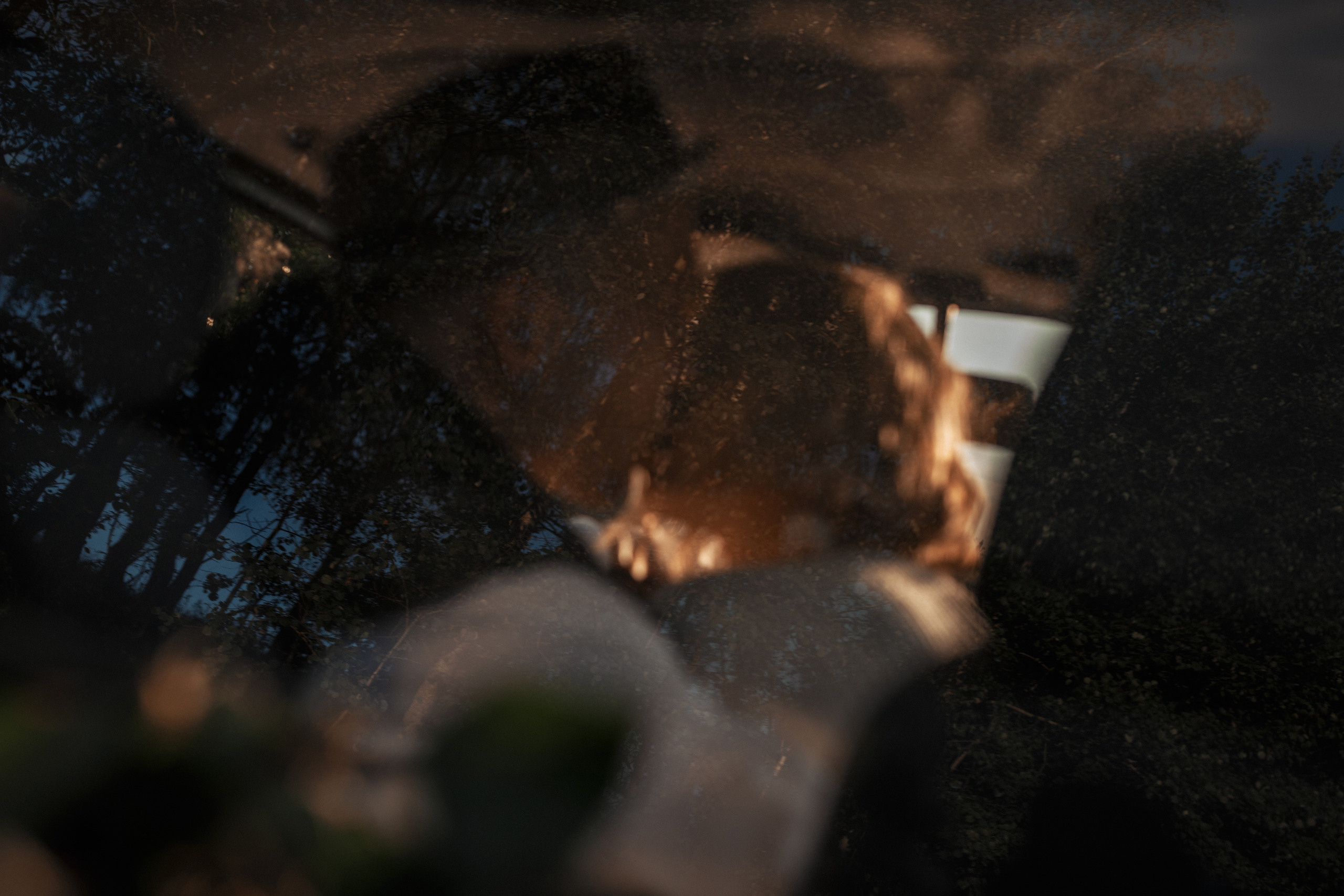 Чувственная фотосессия  в поле