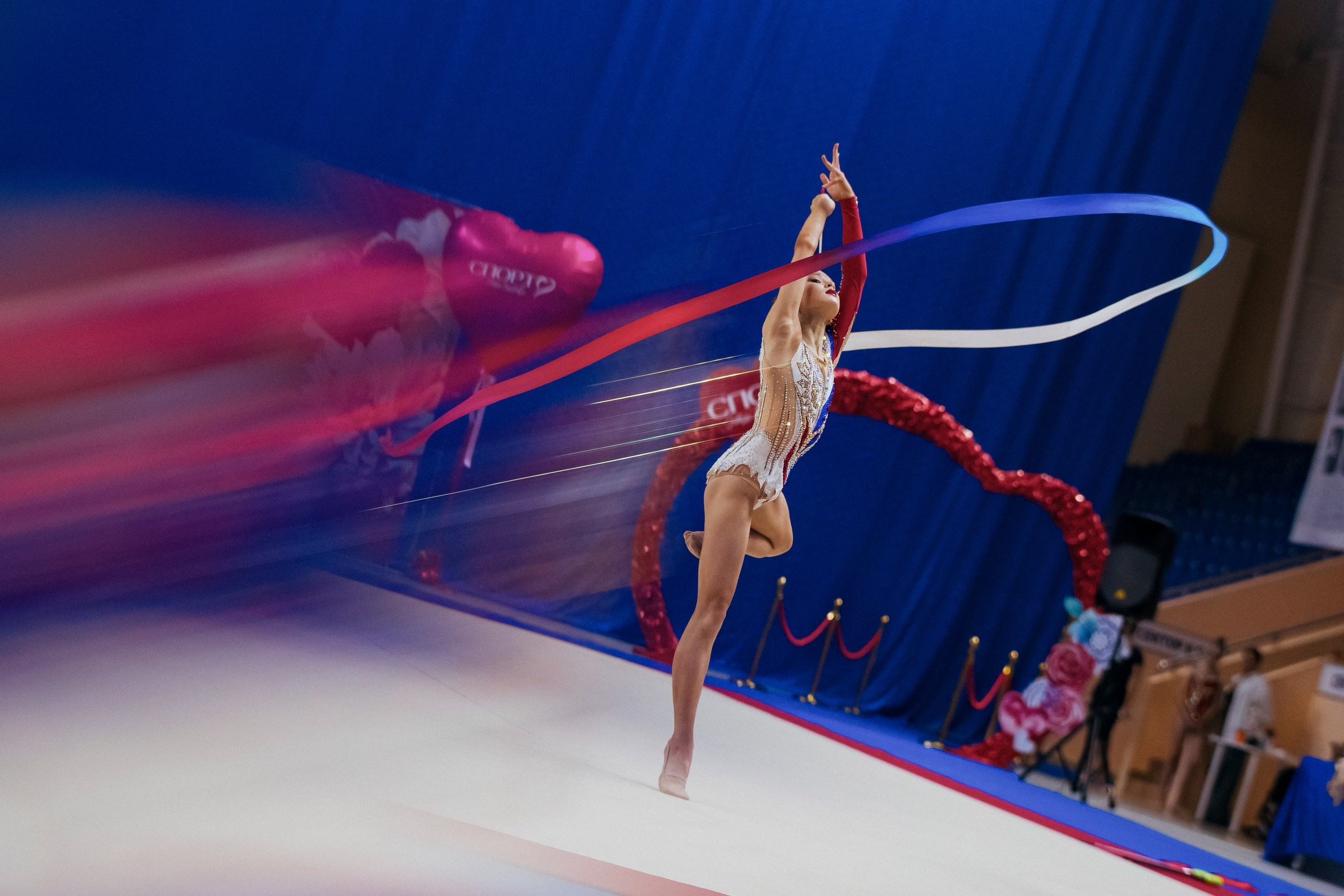 Участники международных соревнований по спортивной аэробике Аэроосень 2023 в Минске. Общее фото