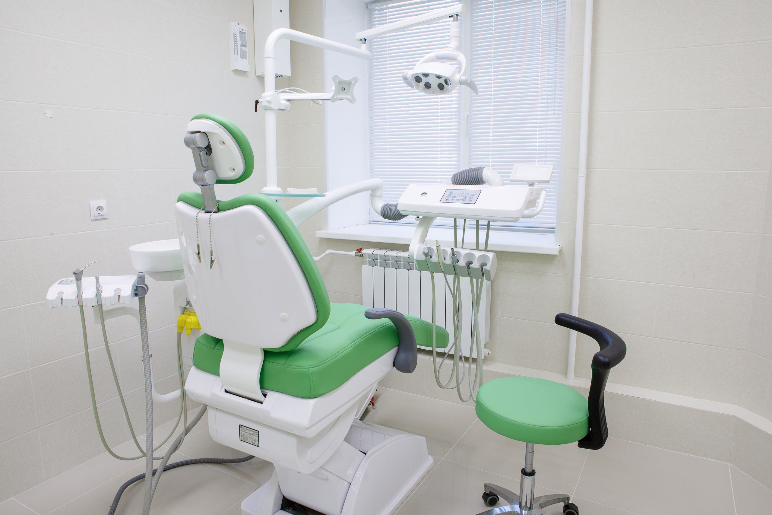 имплантация зубов,удаление зубов,хирургия,зуб мудрости,тверь,стоматолог,имплантолог,синус-лифтинг,костная пластика