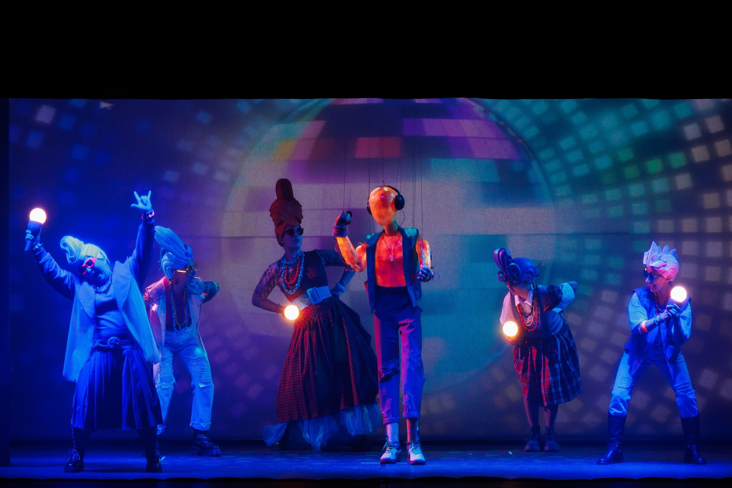 Премьера спектакля «Скачайте наши души» в Пермском театре кукол. Журнал о самом особенном. Пермь и Пермский край