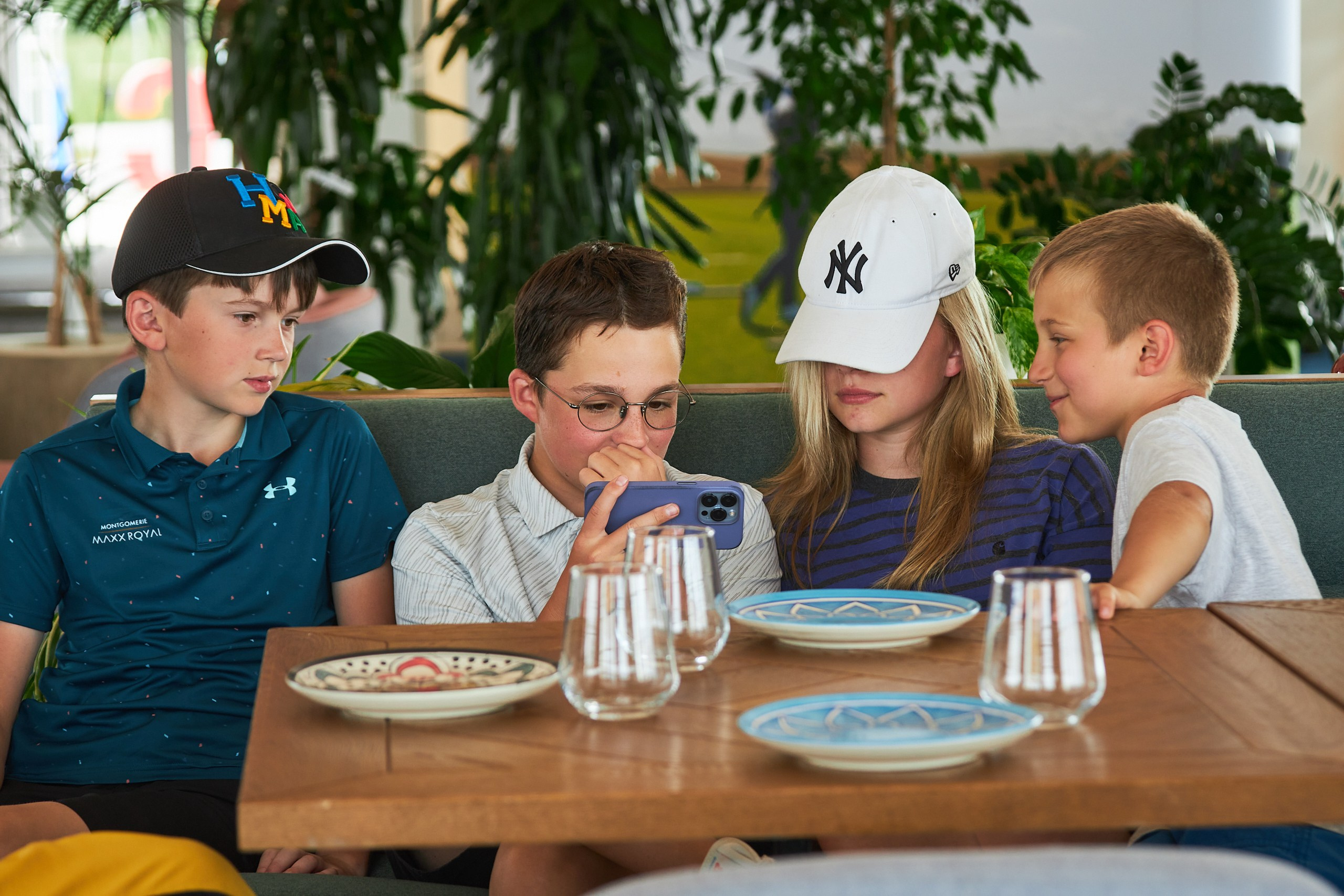 Контакты. Летний лагерь для детей академии гольфа RNGC в Доброграде