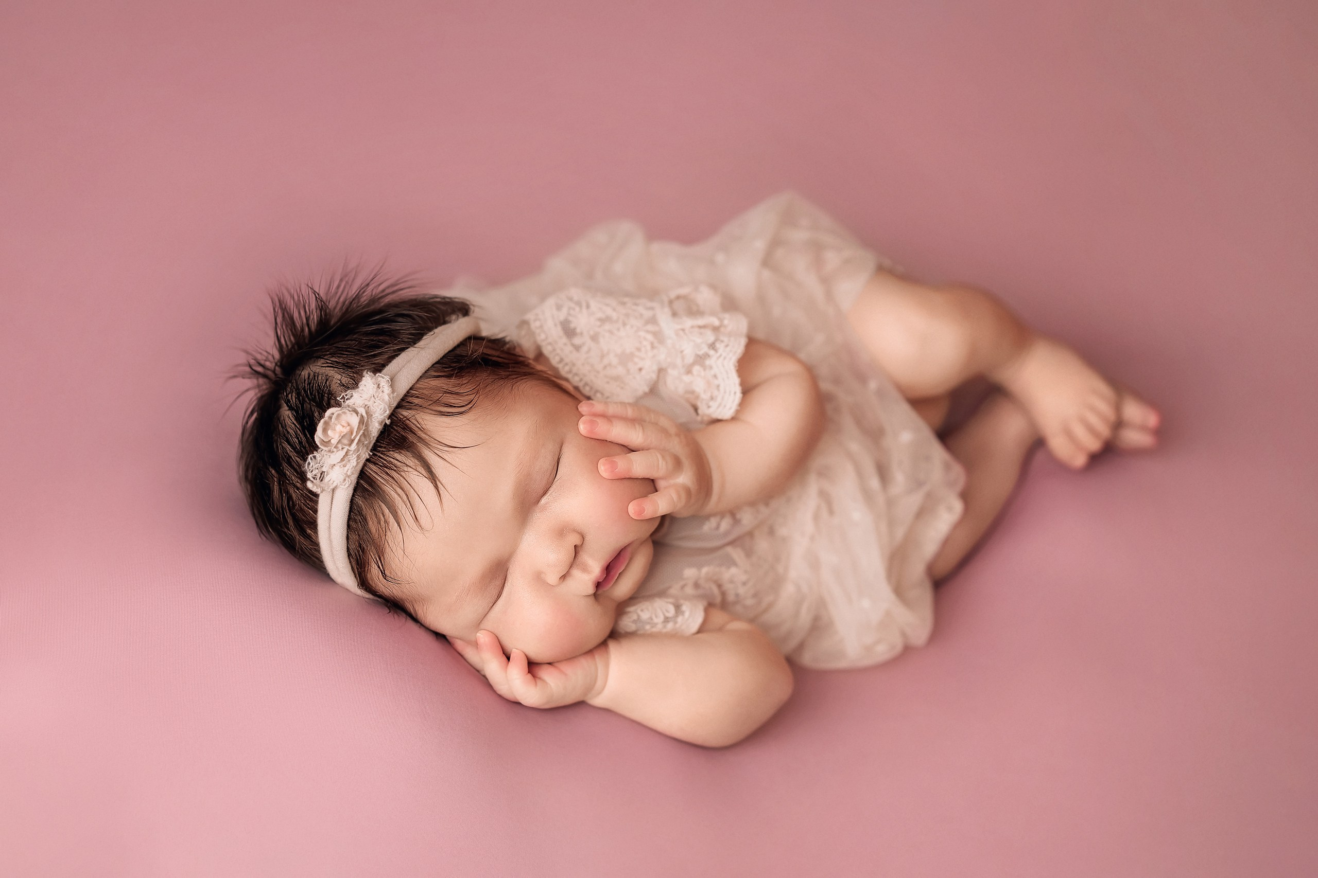 Фотосессия новорожденного. Фотограф новорожденных в Ялте