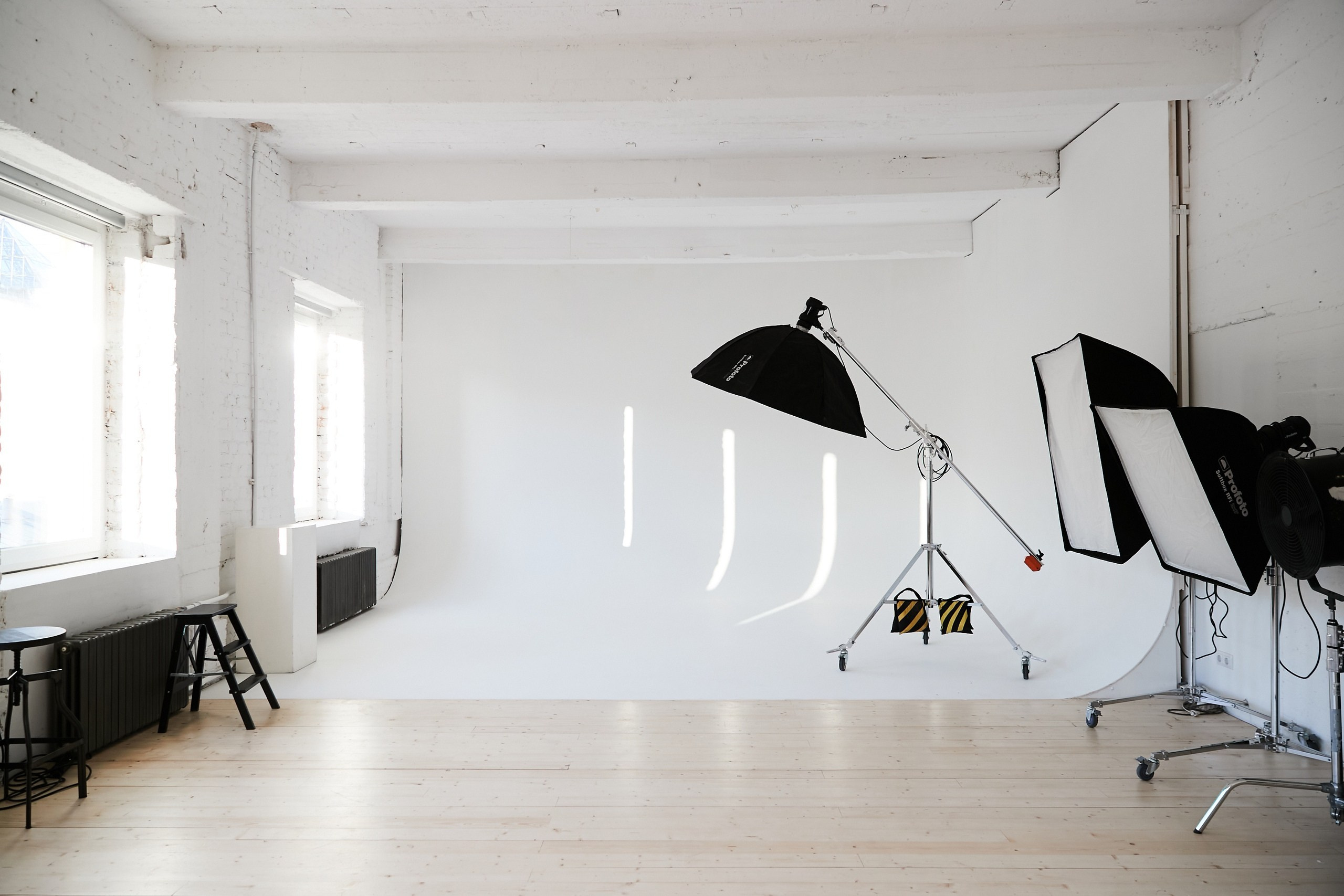 Локации и фотостудии в Санкт-Петербурге для женской фотосессии