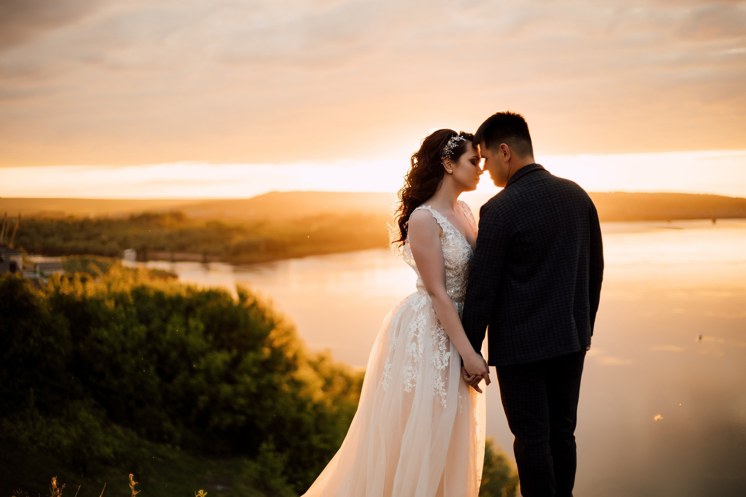 Эмоциональные фотографии, яркие кадры, свадебный фотограф.