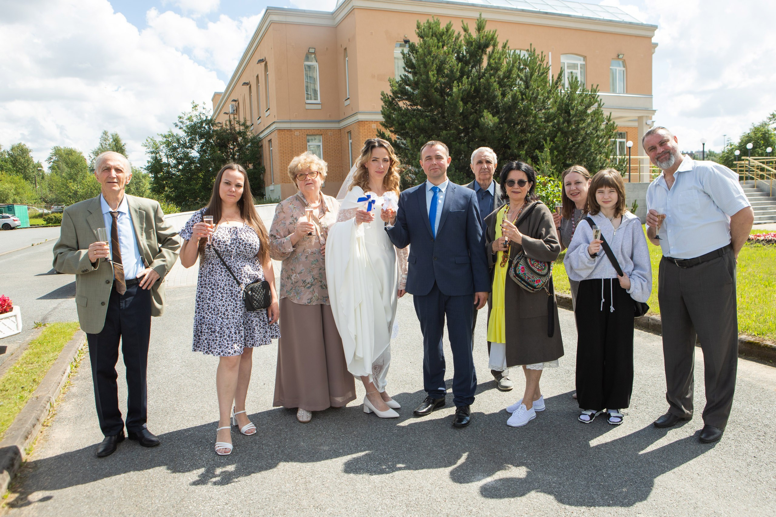 Свадебная фотосессия в ЗАГСе Приморского района на Стародеревенской 5