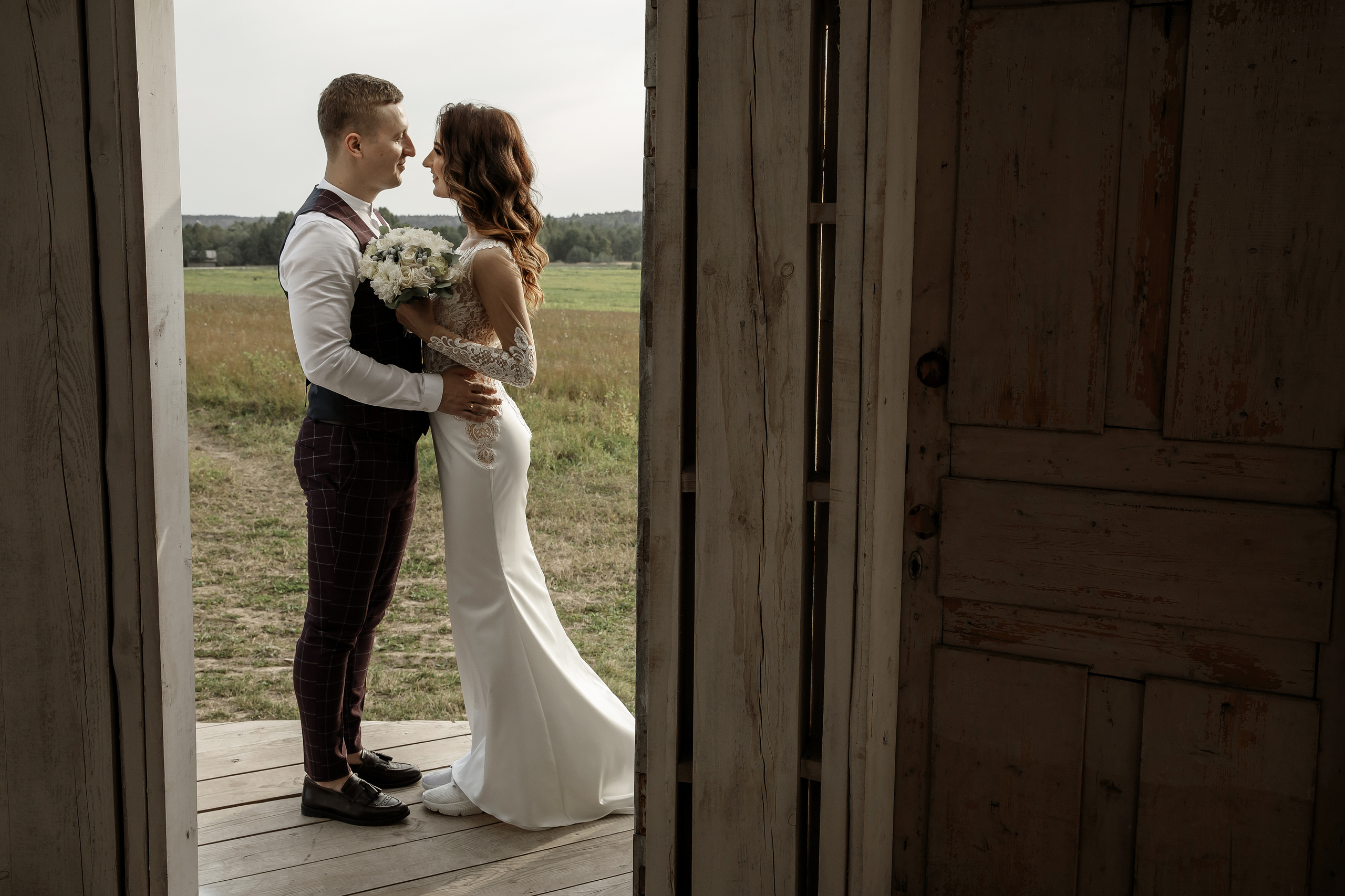 Свадебная прогулка Максима и Алены. Свадебный фотограф Колесников Антон