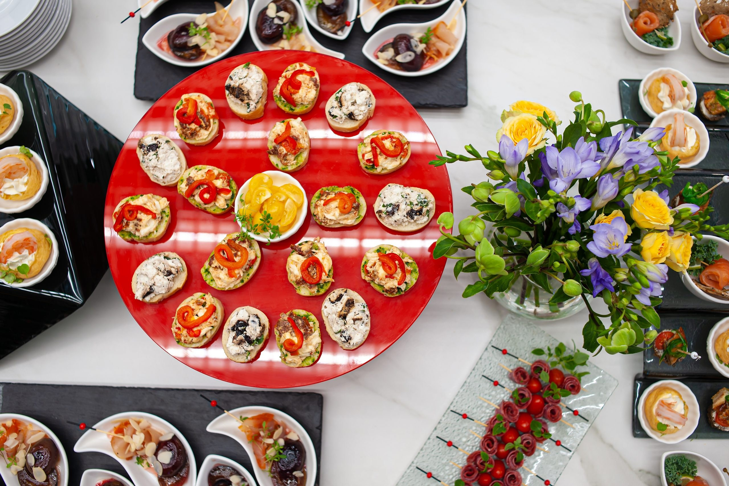 Команда мини-отеля «Таежный». Организация свадеб под ключ в Раменском