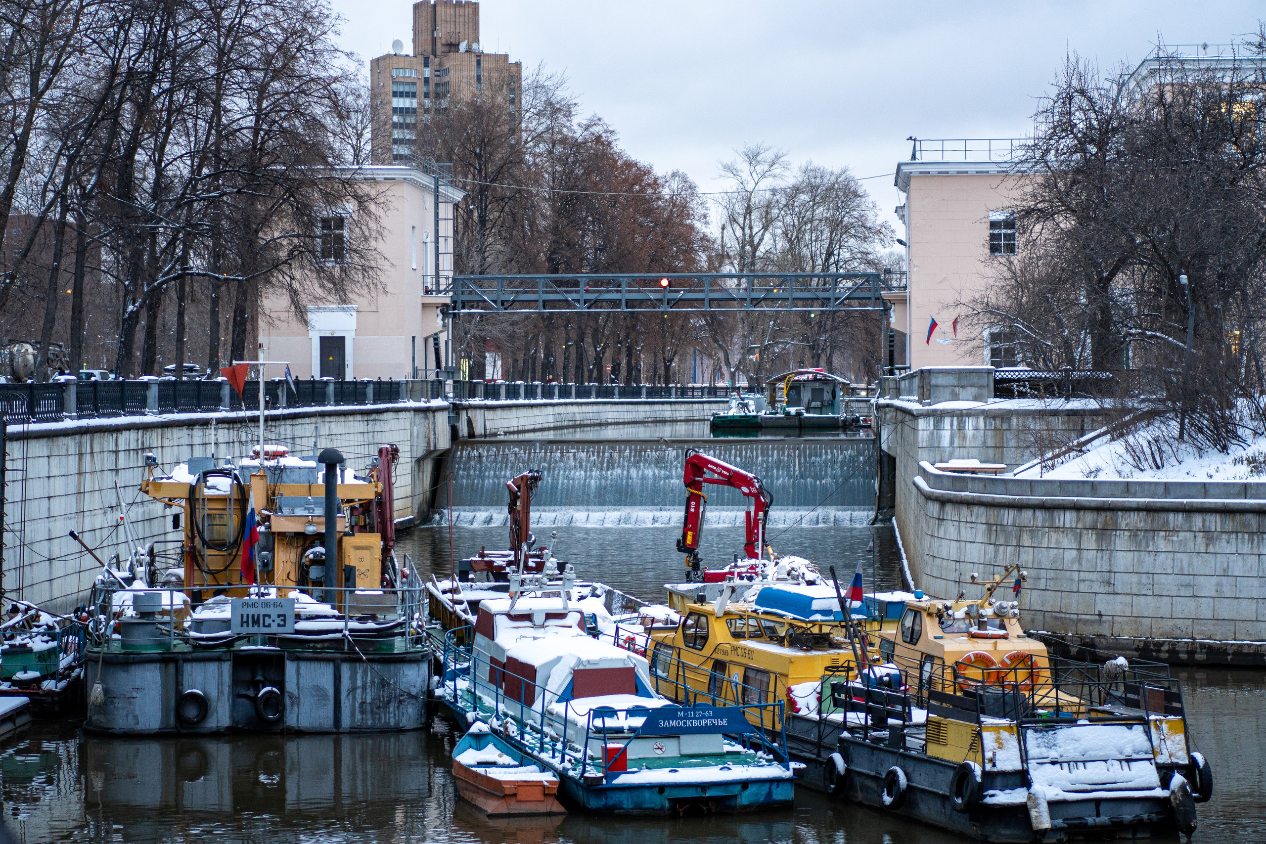 Вид на Сыромятнический гидроузел
