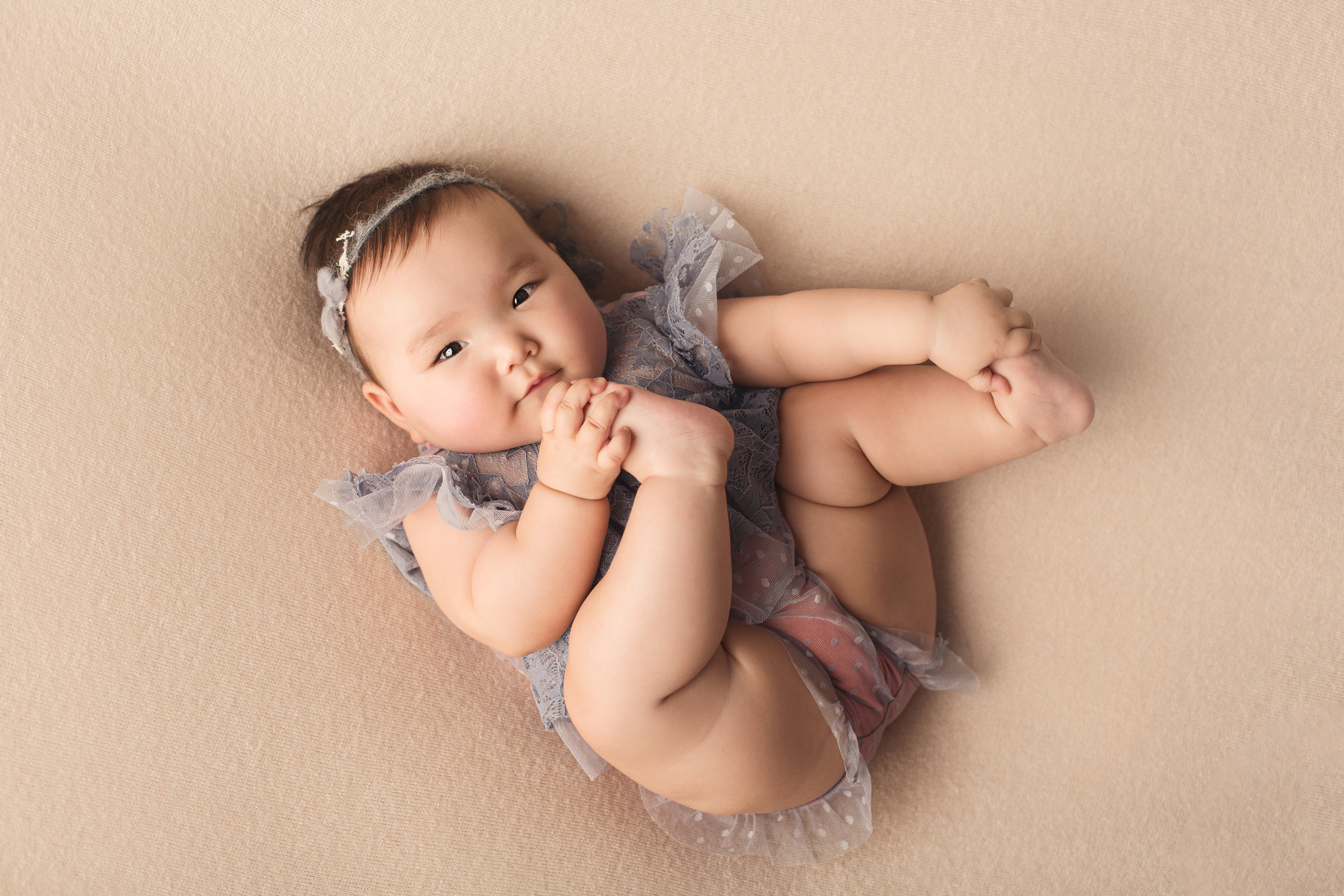 Съёмка деток 4 -12 месяцев. Фотограф беременности, новорождённых и деток до года в Актау