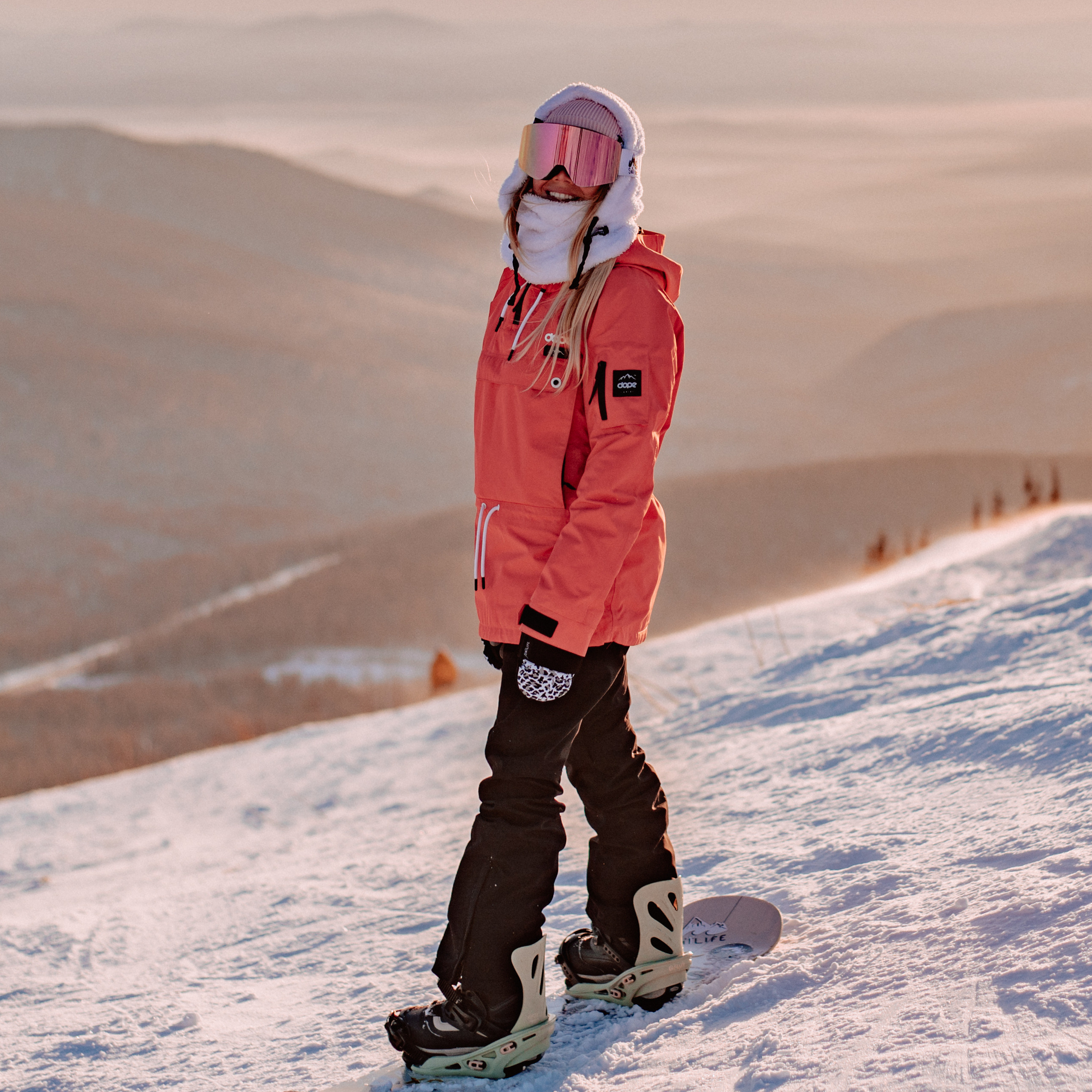 Фотосессия девушки на сноуборде в Шерегеше