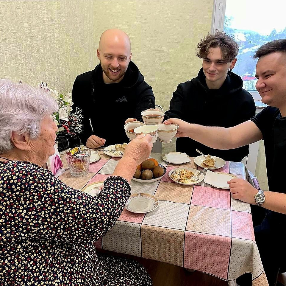 Легенда о Стальной Бабушке