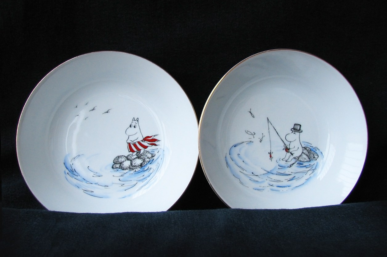 Тарелки с Муми-троллями. Роспись фарфора на заказ в Санкт-Петербурге. 