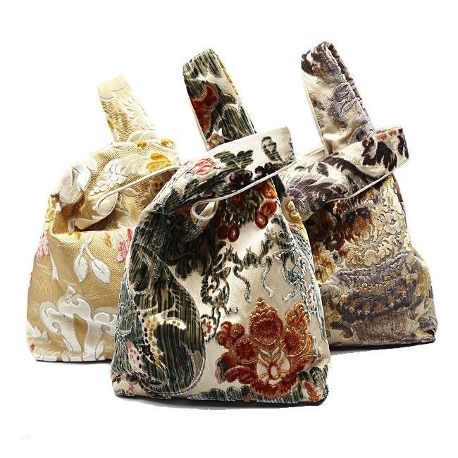 Бархатные сумочки 2026: мешочки, кисеты и drawstring — главный тренд аксессуаров. EUGENIKA JEWELS — Идеальные украшения для избранных