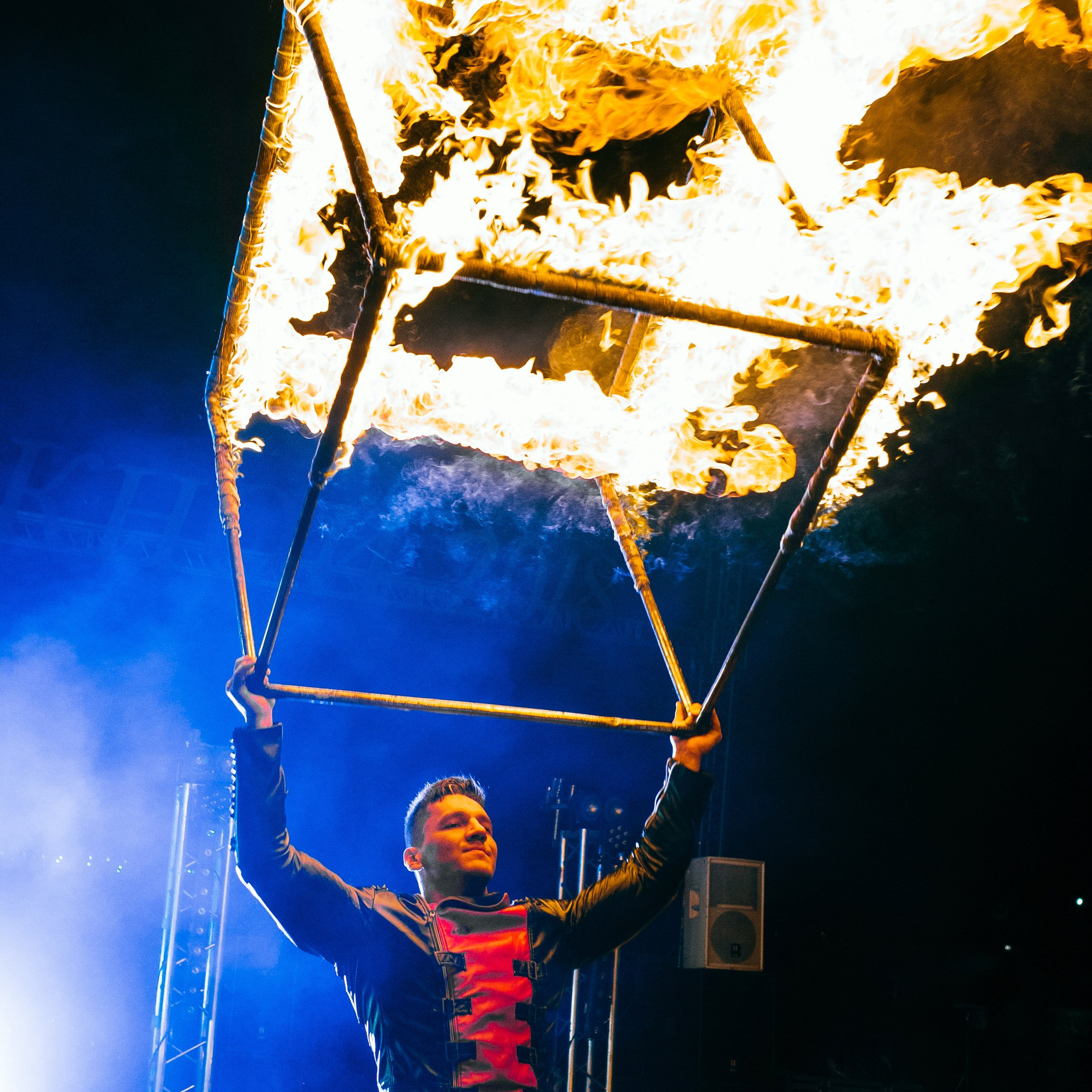 Фотограф на выпускной в Москве, заказать услуги фотосъёмки — Цены и стоимость услуг профессионального фотографа на выпускной