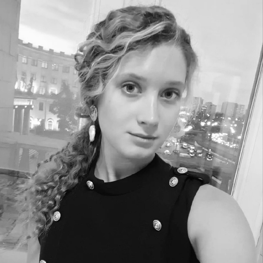 Ксюша Швецова - режиссёр школьной фотографии, работает в ВЫШКА.